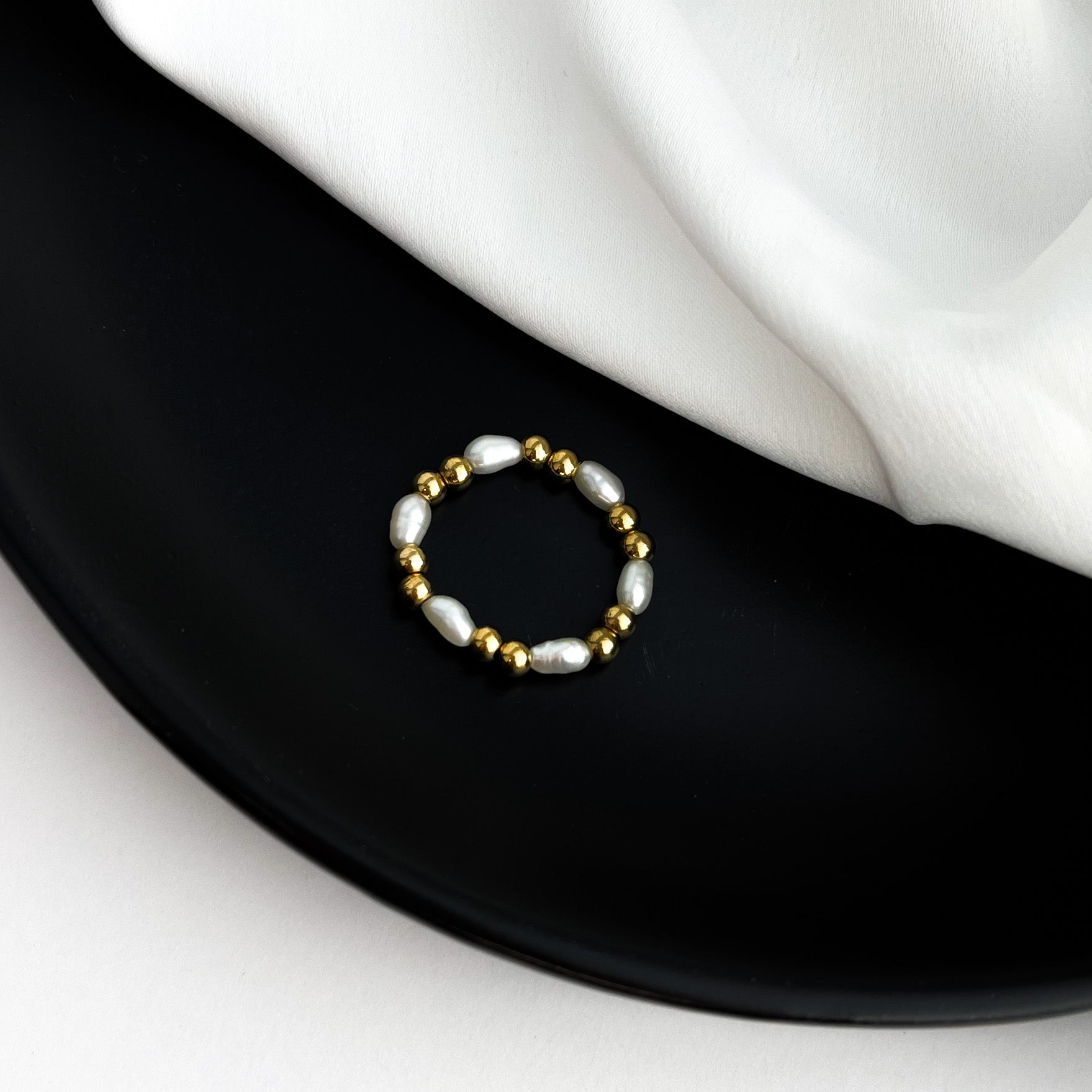 Adjustable Pearl Ring - Flaire & Co.