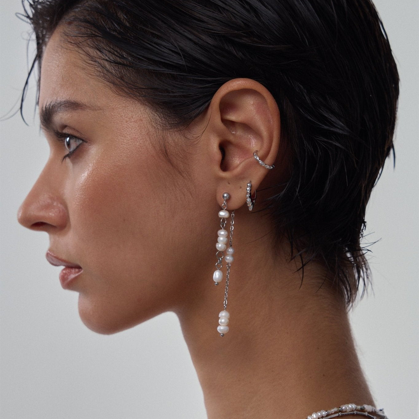 Amber Dangling Pearl Earrings - Flaire & Co.