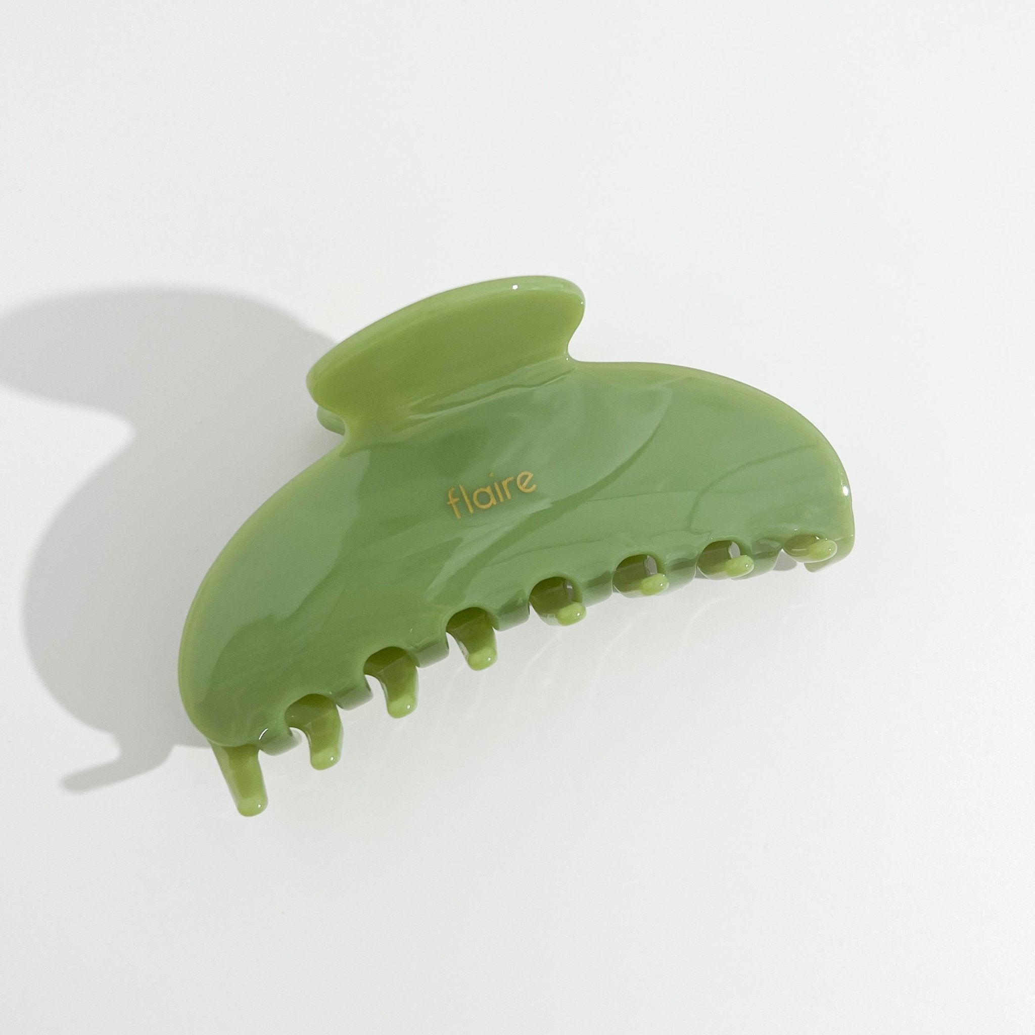 Amelia Claw Clip in Matcha - Flaire & Co.