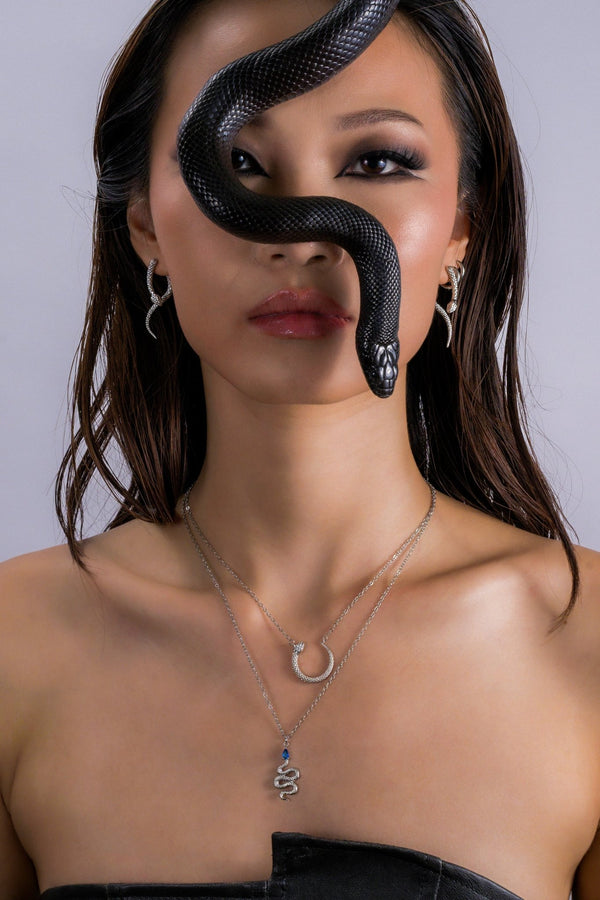 Blue Gem Snake Necklace - Flaire & Co.