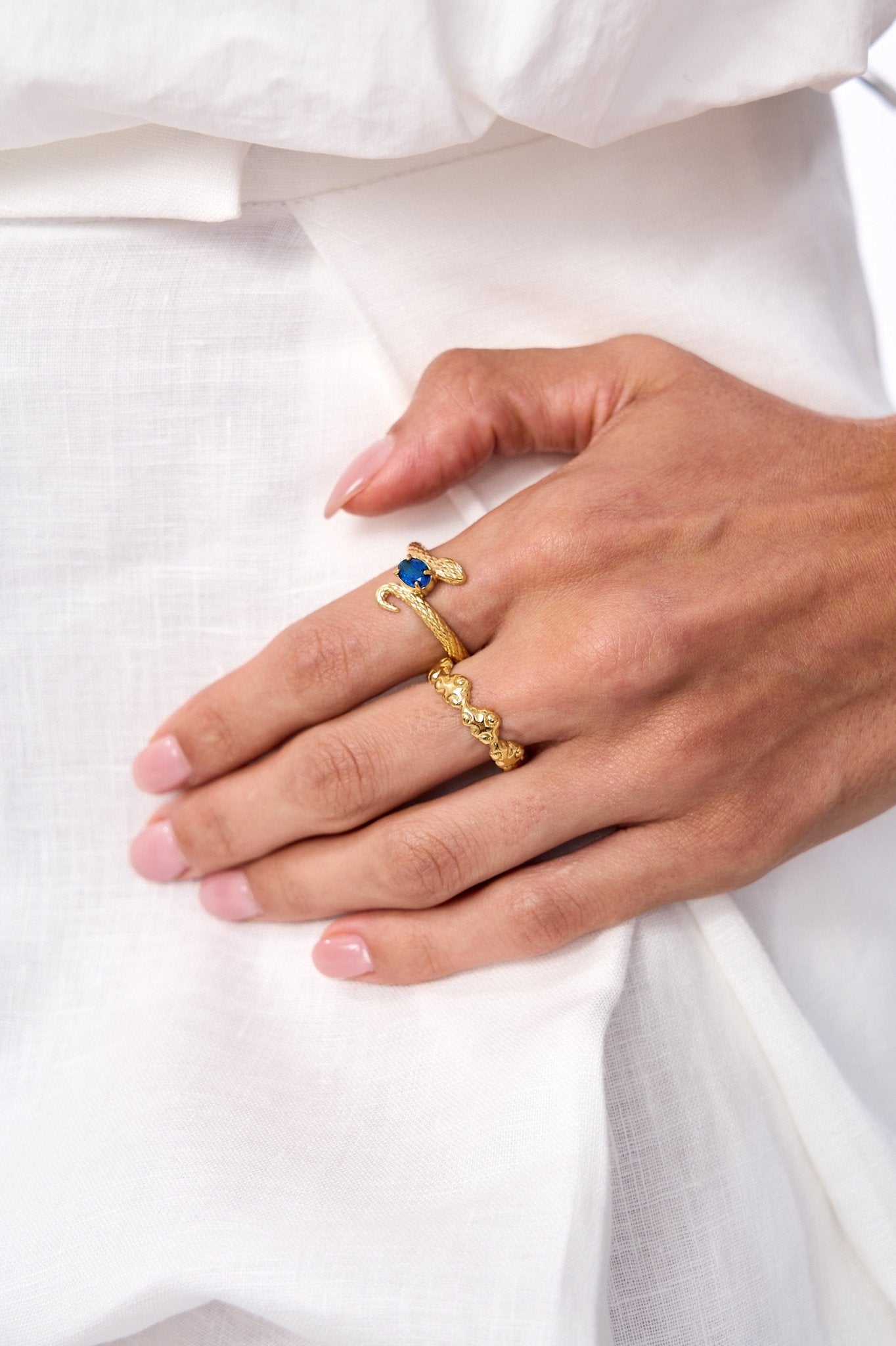 Blue Gem Snake Ring - Flaire & Co.