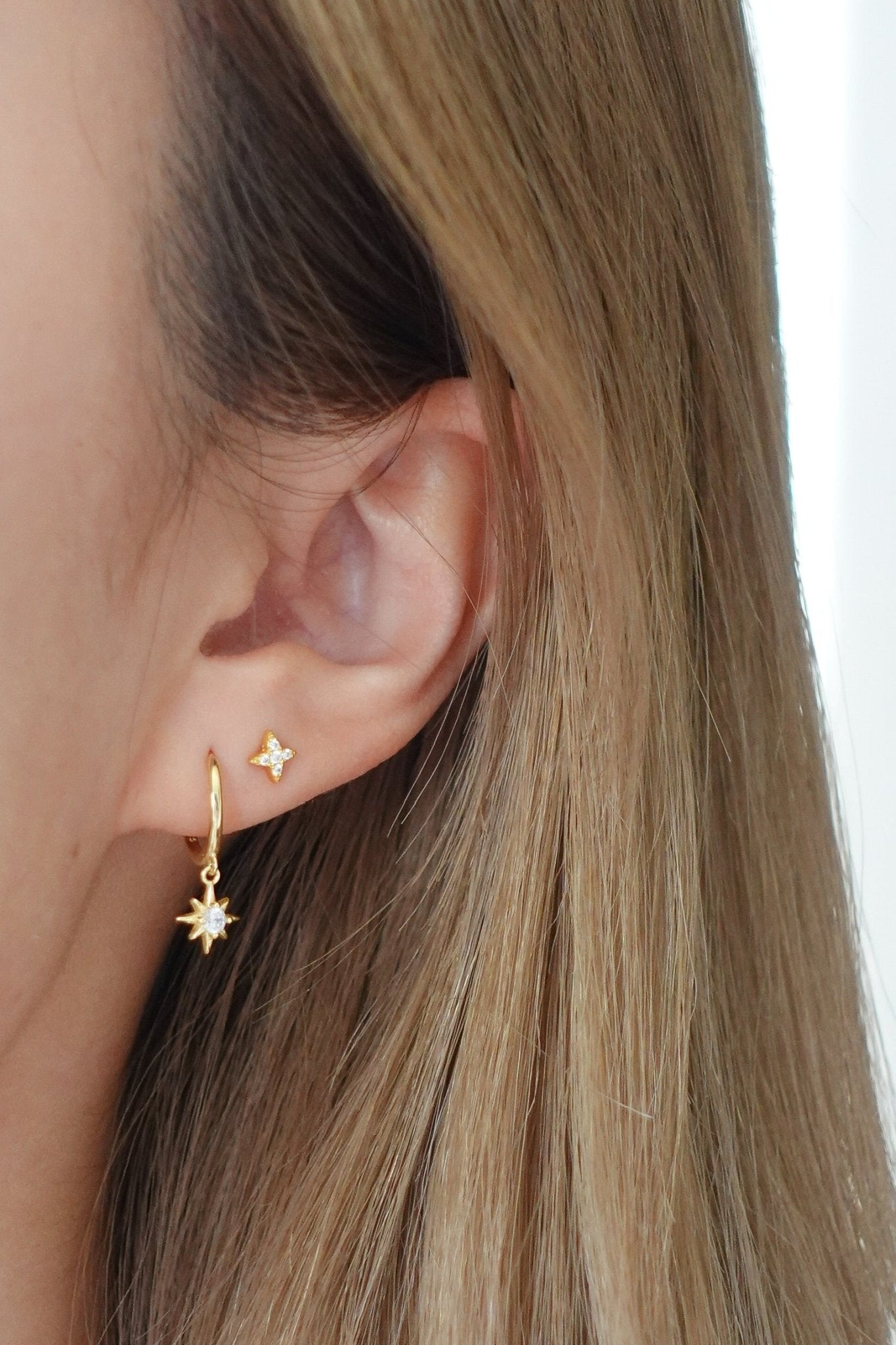 Clear Gem Estrella Studs in Gold - Flaire & Co.