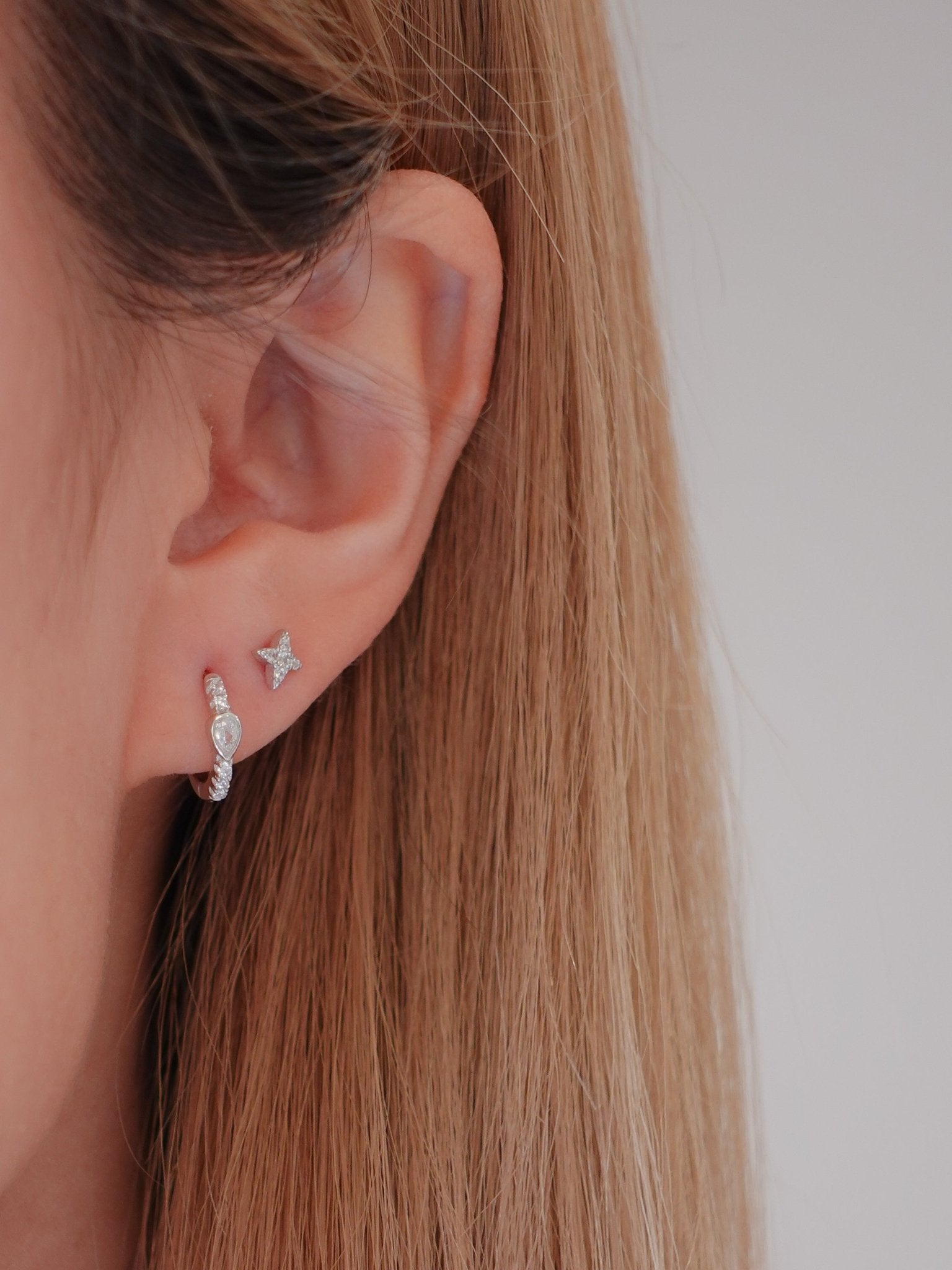 Clear Gem Estrella Studs in Silver - Flaire & Co.