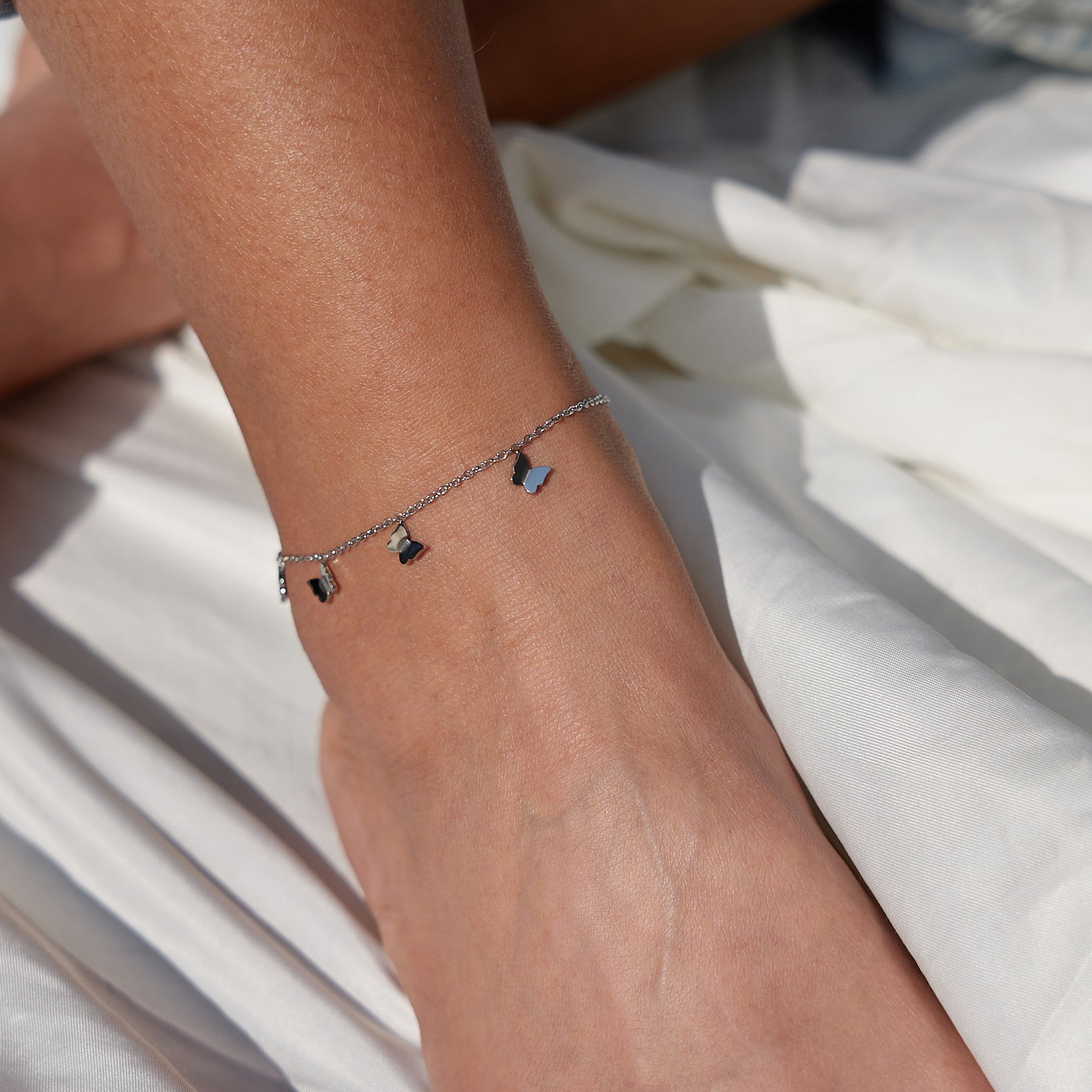 Dangling Butterfly Anklet - Flaire & Co.