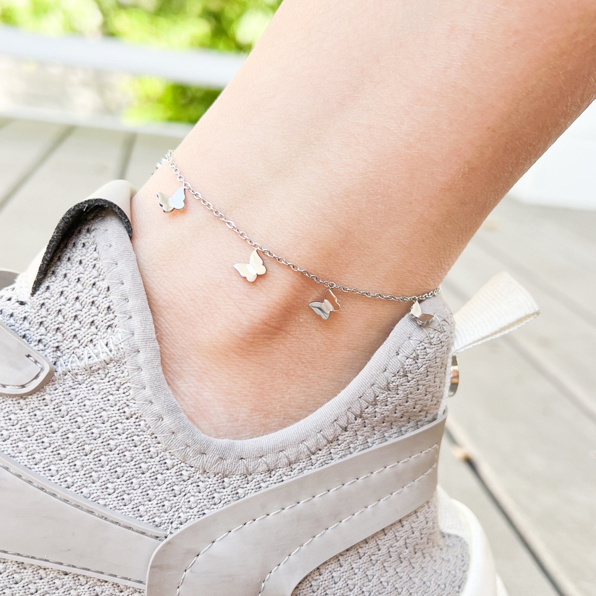 Dangling Butterfly Anklet - Flaire & Co.