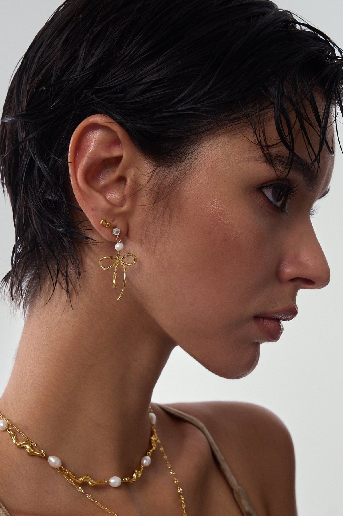 Darling Pearl Bow Earrings - Flaire & Co.