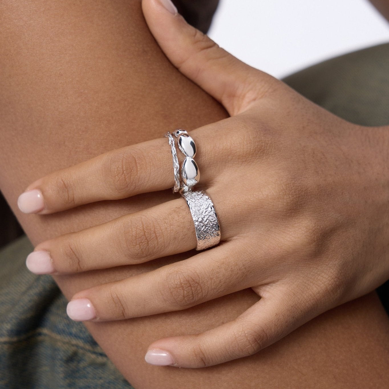 Glittering Sand Band Ring - Flaire & Co.