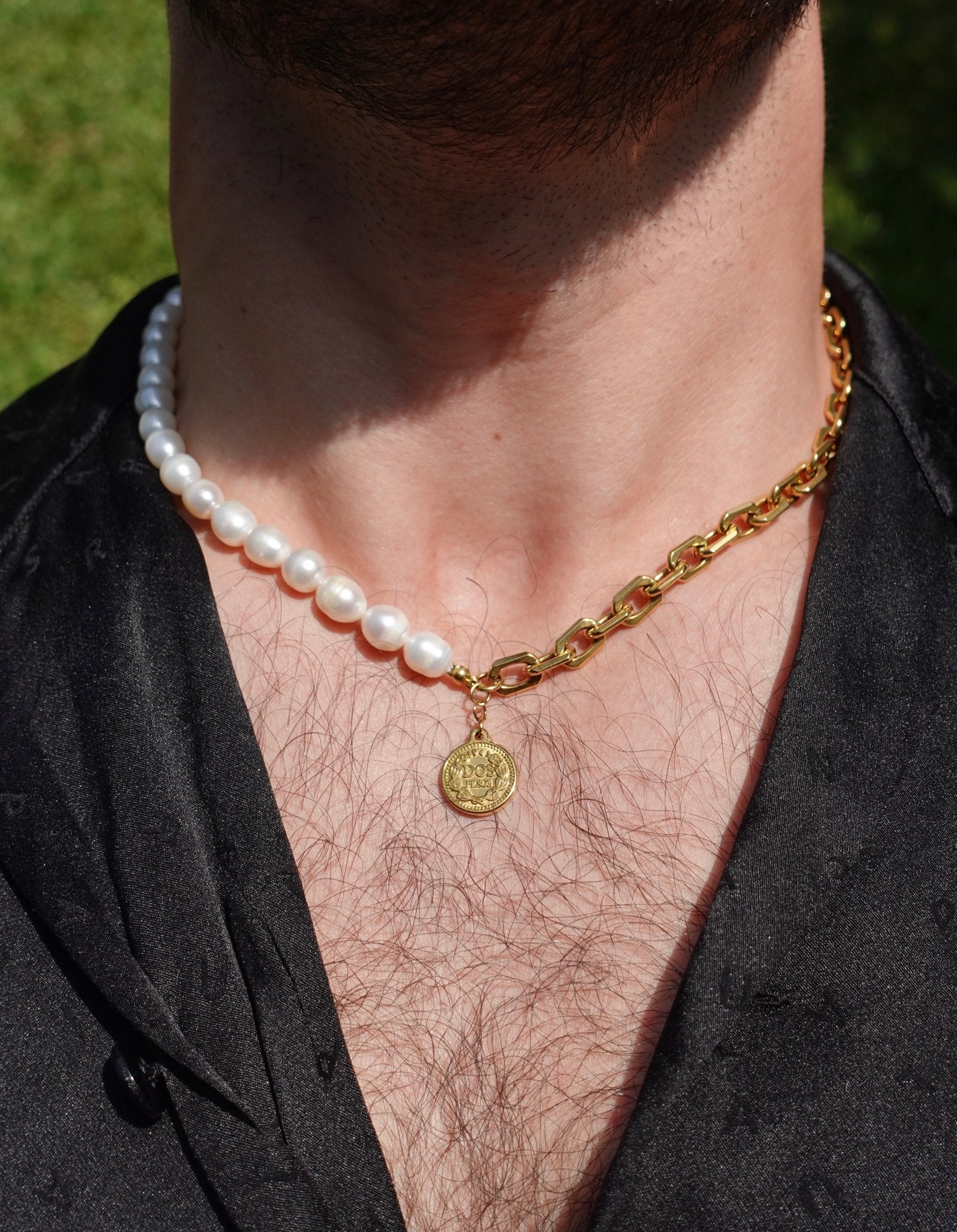 Gold Pendant Chunky Pearl Necklace (Unisex) - Flaire & Co.