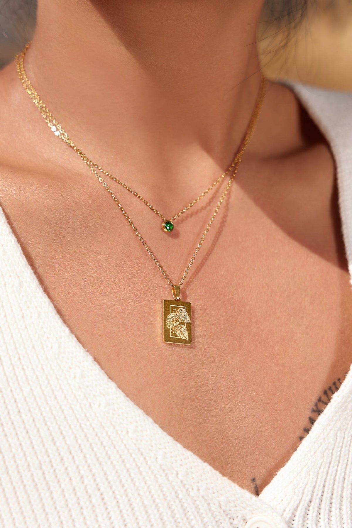 Green Single Gem Necklace in Gold Flaire