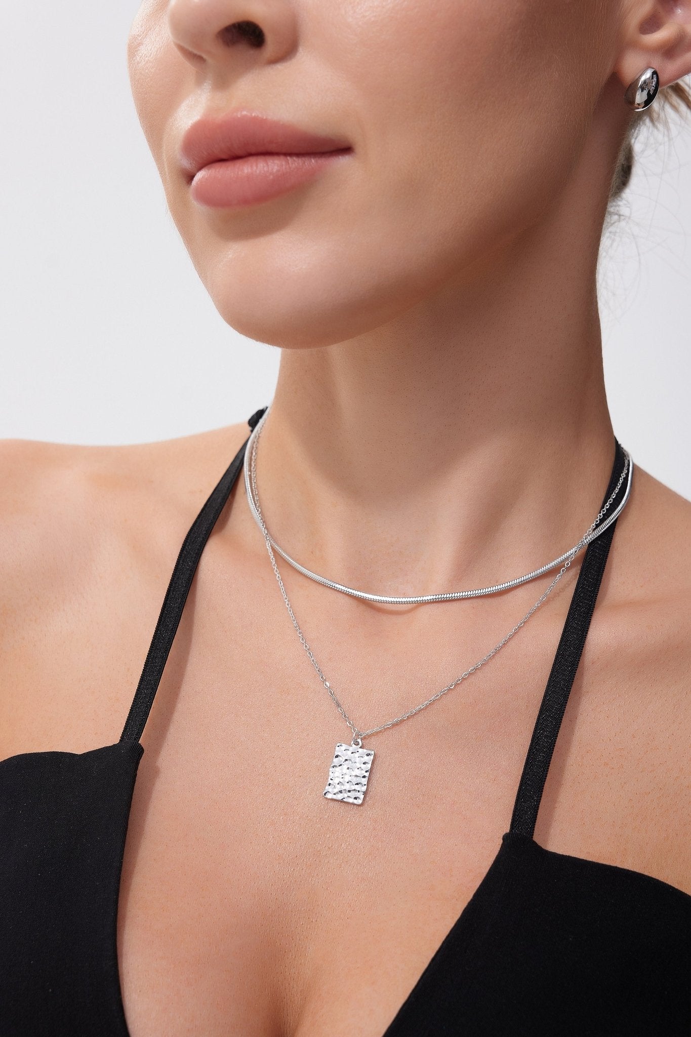 Hammered Pendant Necklace (Greek Inspired Collection) - Flaire & Co.