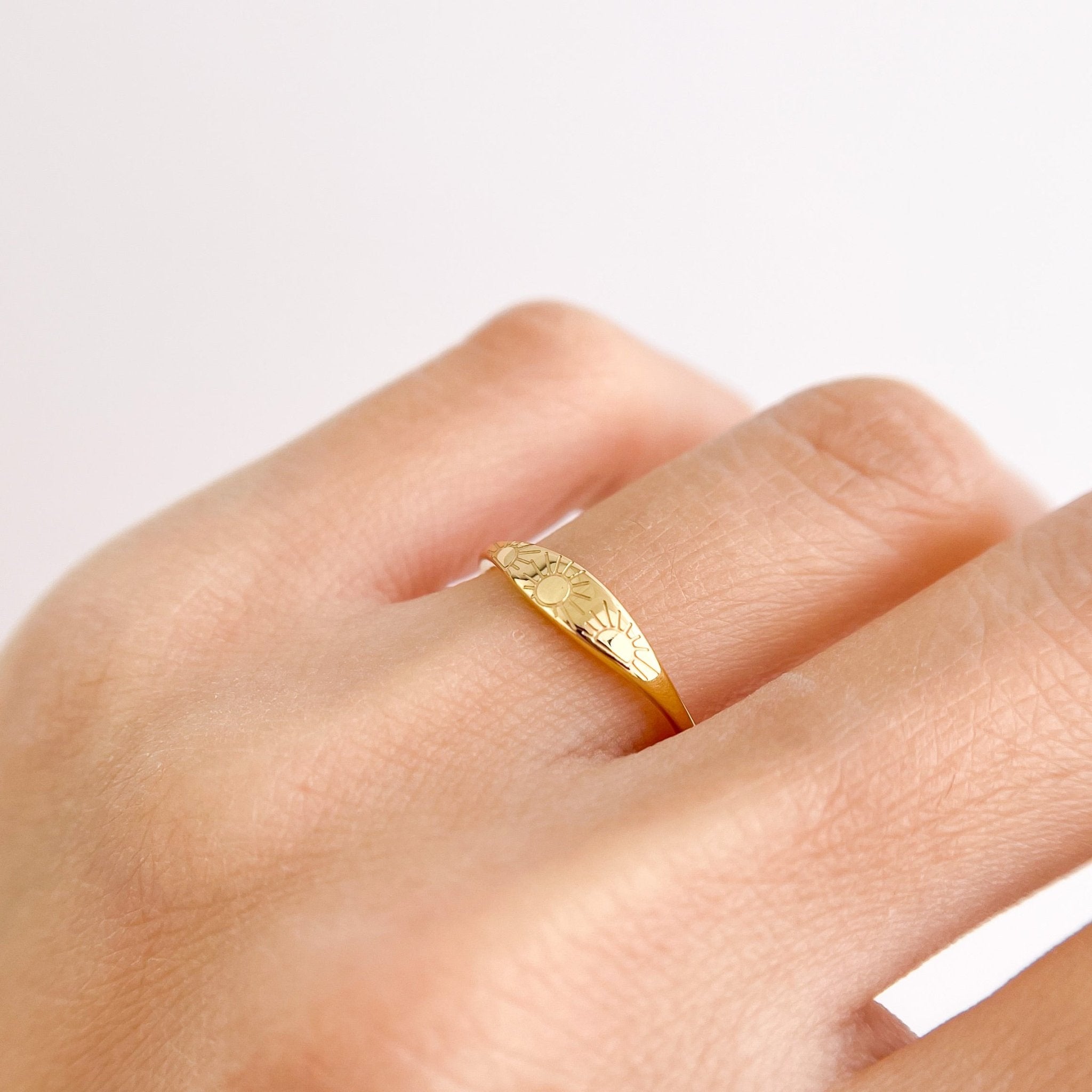 Katie Sunset Gold Ring - Flaire & Co.