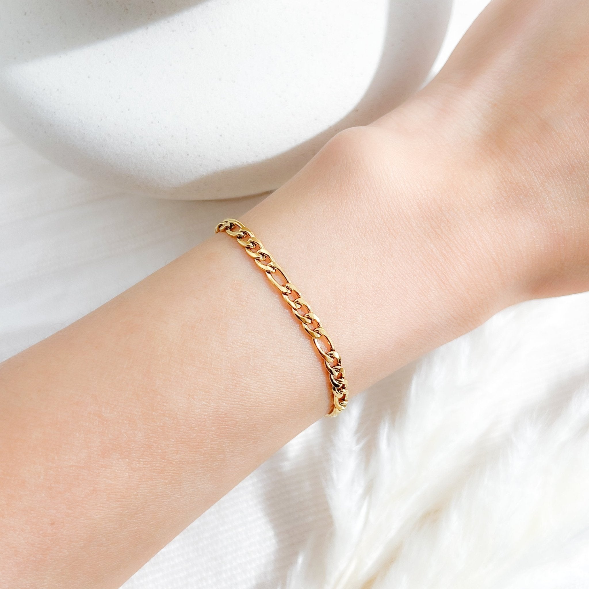 Kyra Gold Bracelet - Flaire & Co.