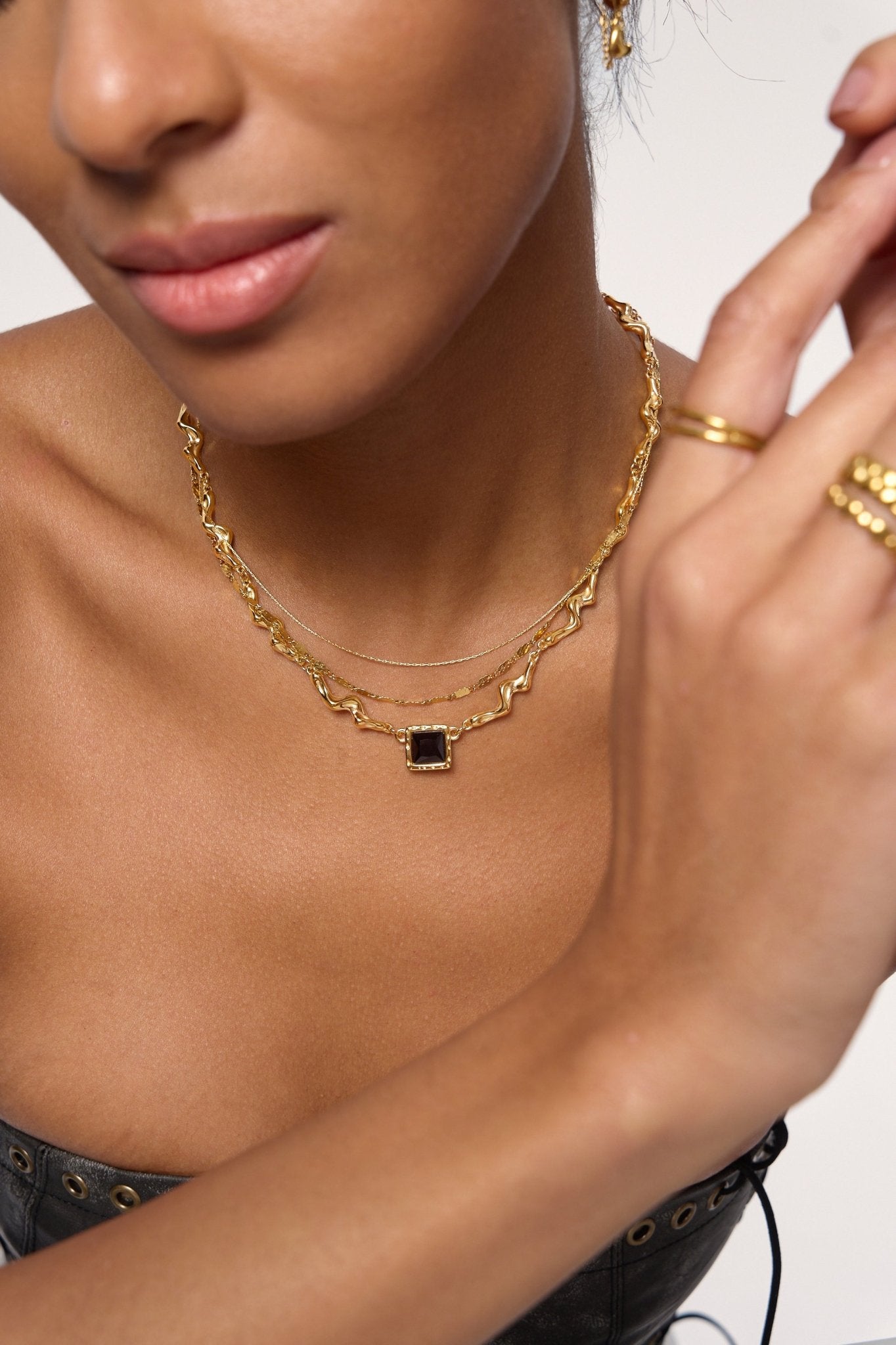 Liora Square Black Gem Necklace - Flaire & Co.