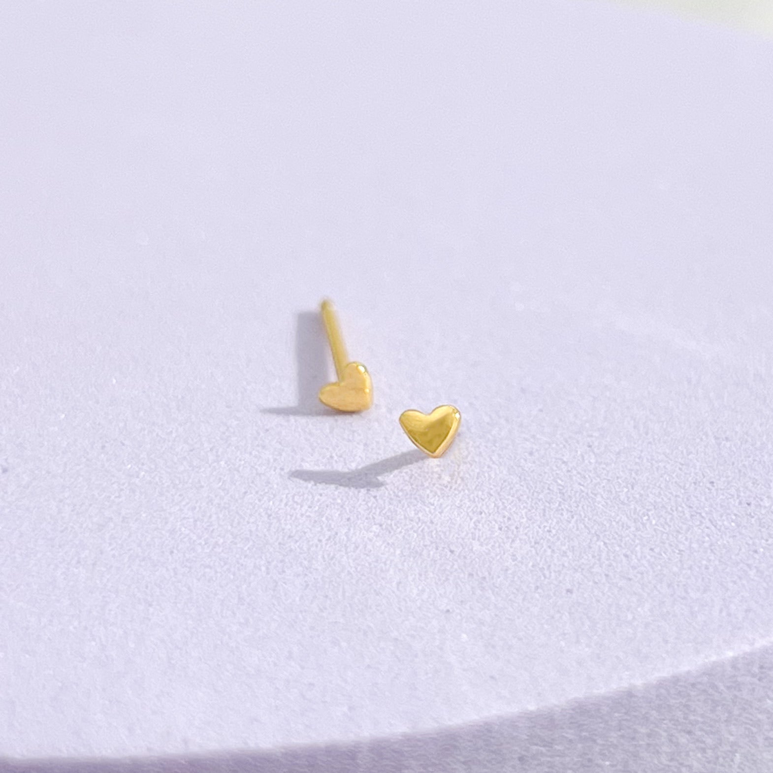 Micro Heart 2.0 Studs in Gold - Flaire & Co.