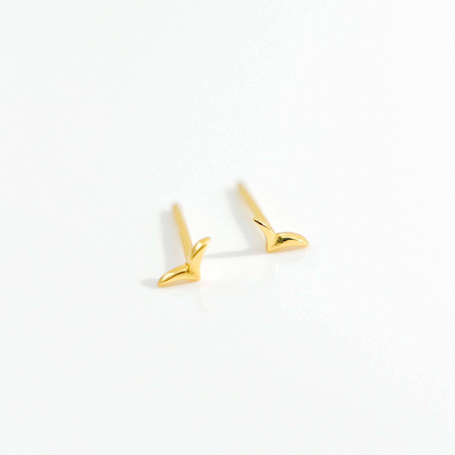 Micro Seagull Studs in Gold - Flaire & Co.