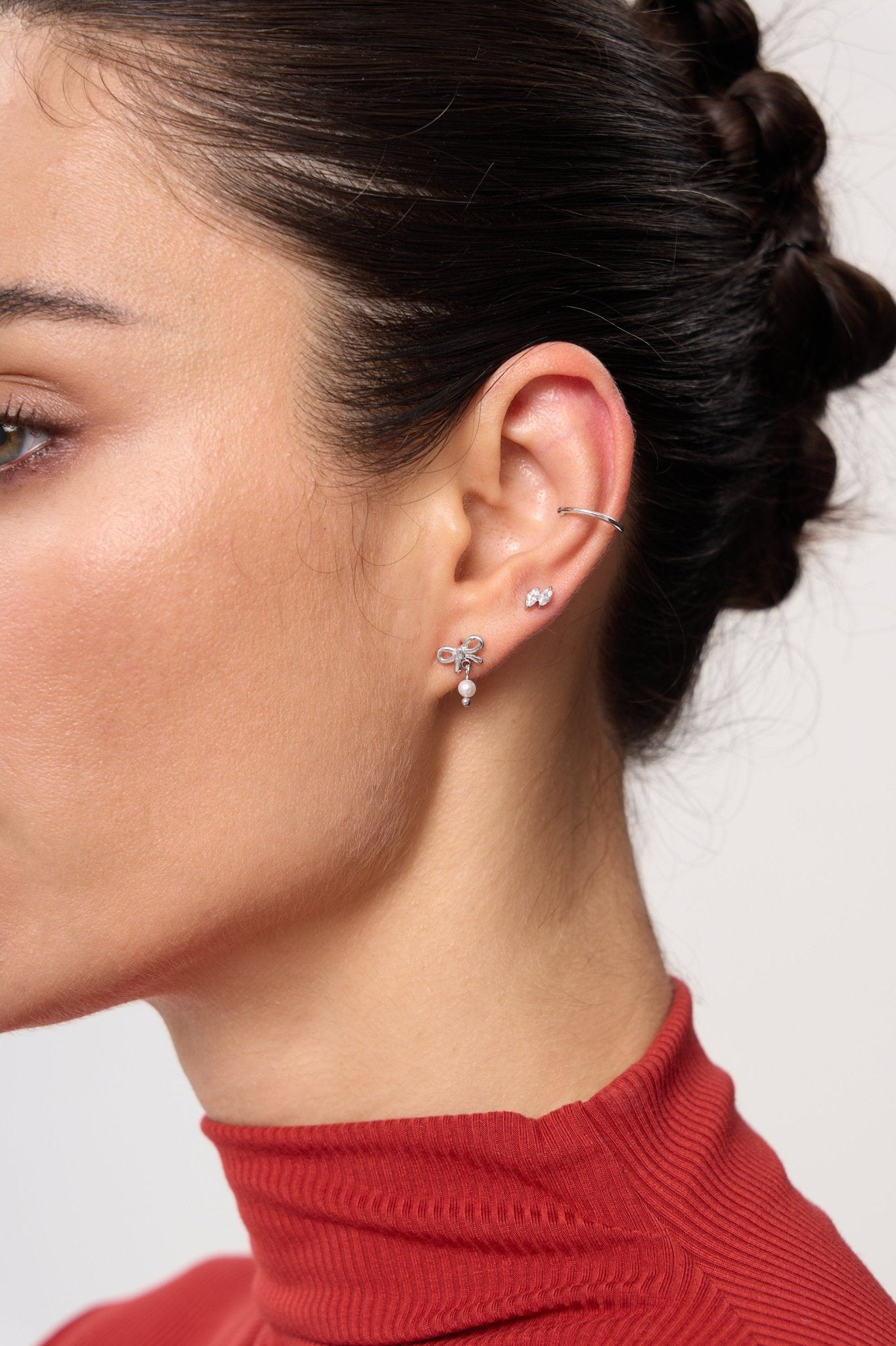 Mini Bow Earrings With Pearls - Flaire & Co.