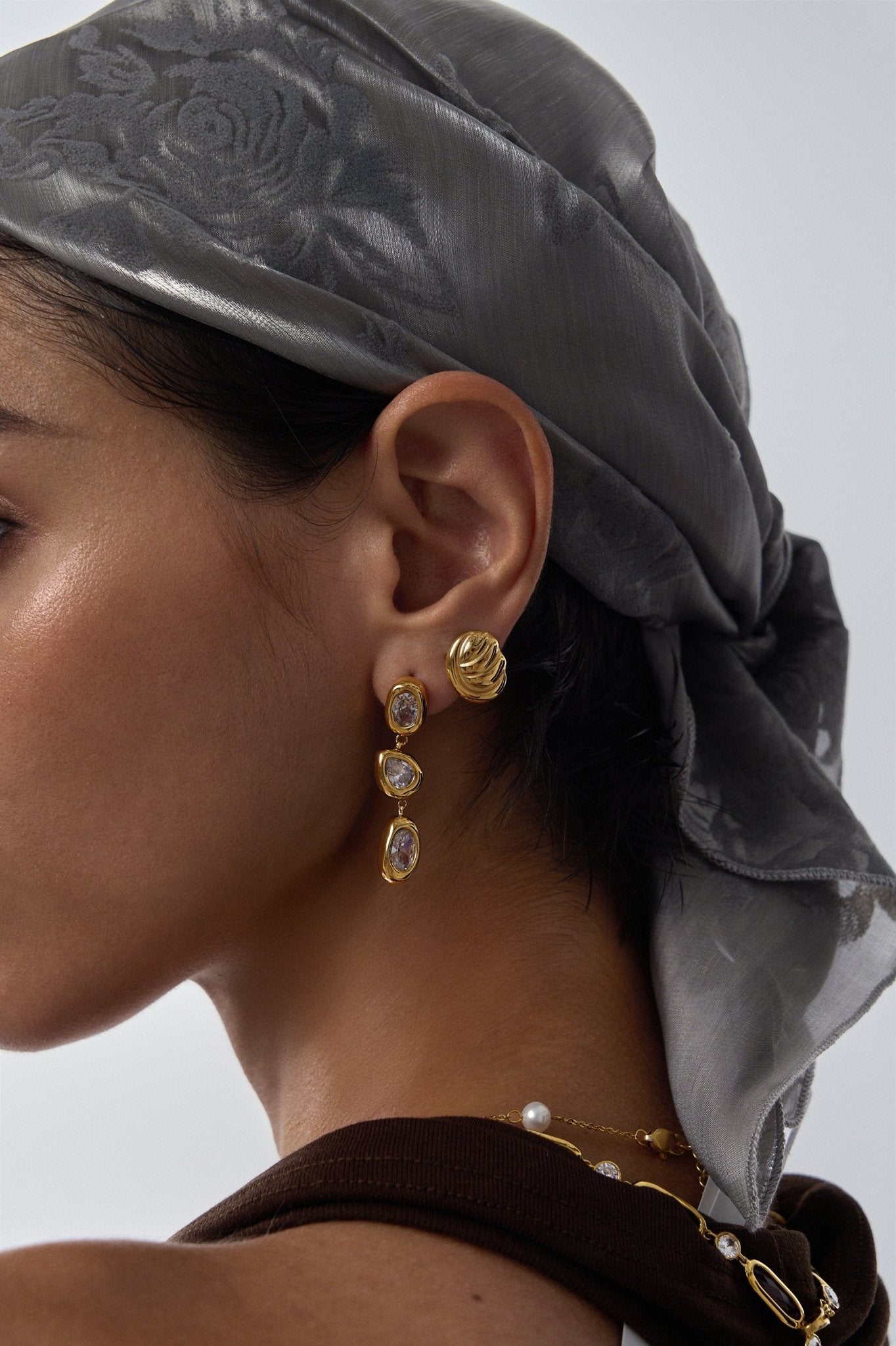 Norah Wave Stud Earrings - Flaire & Co.