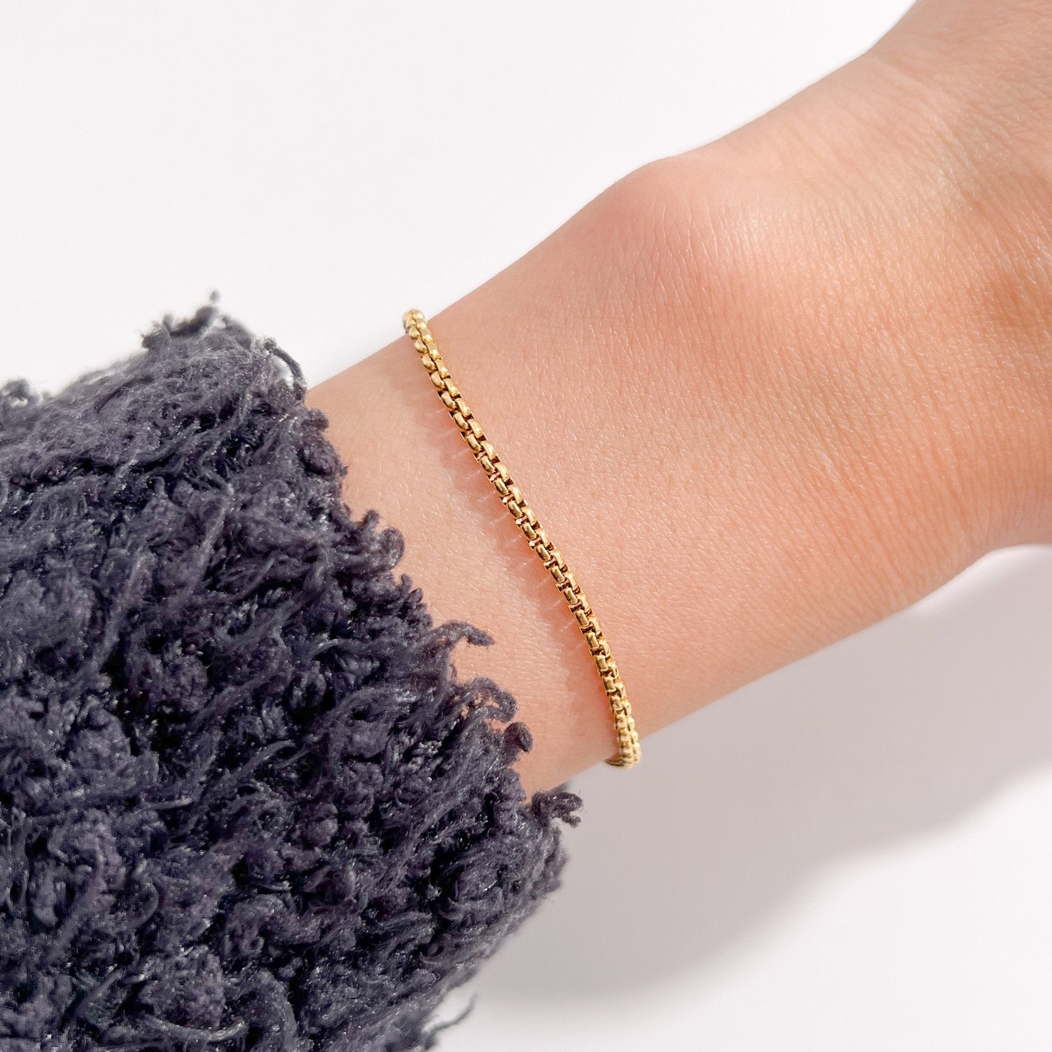 Round Box Chain Bracelet in Gold - Flaire & Co.