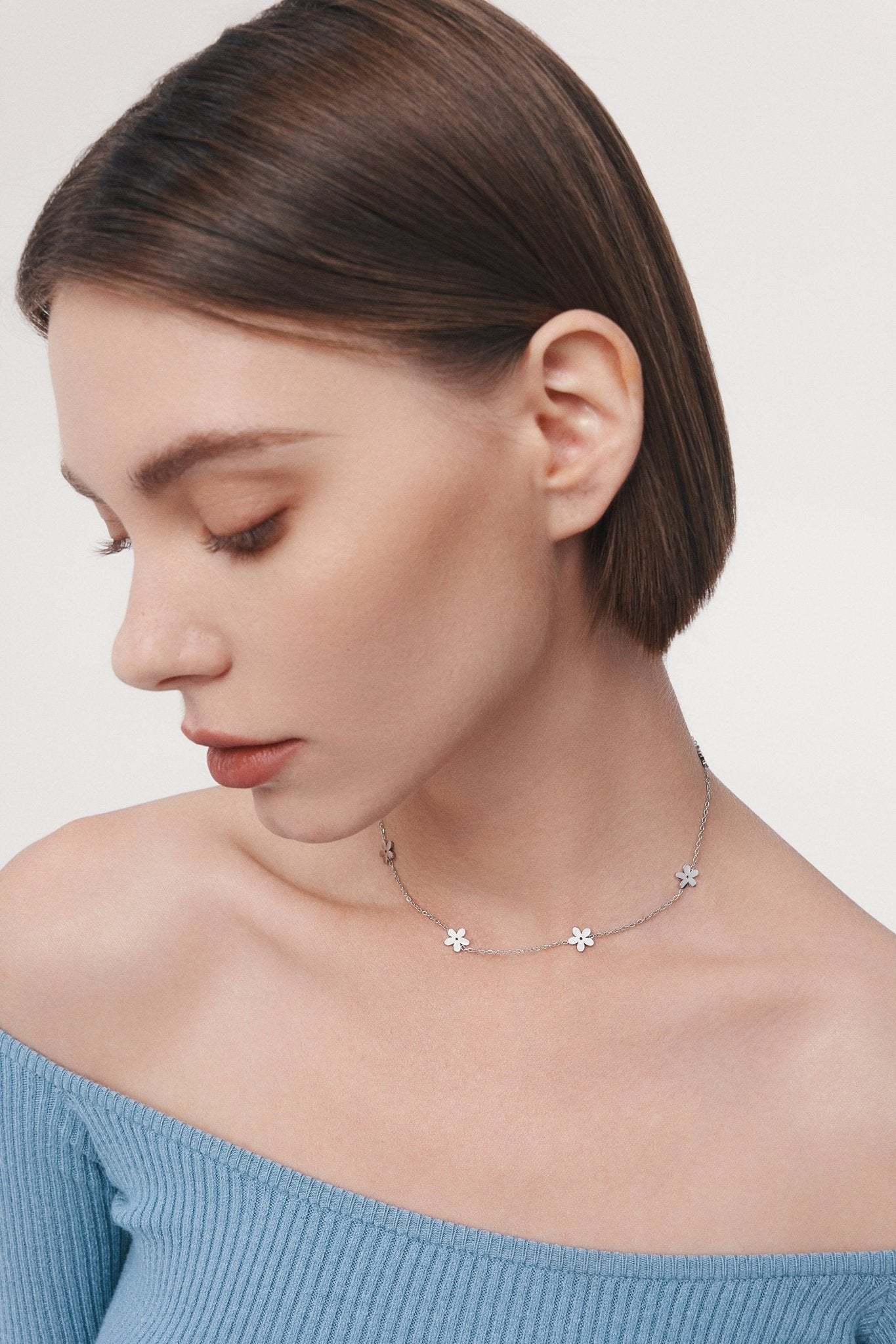 Simply Floral Choker Necklace - Flaire & Co.