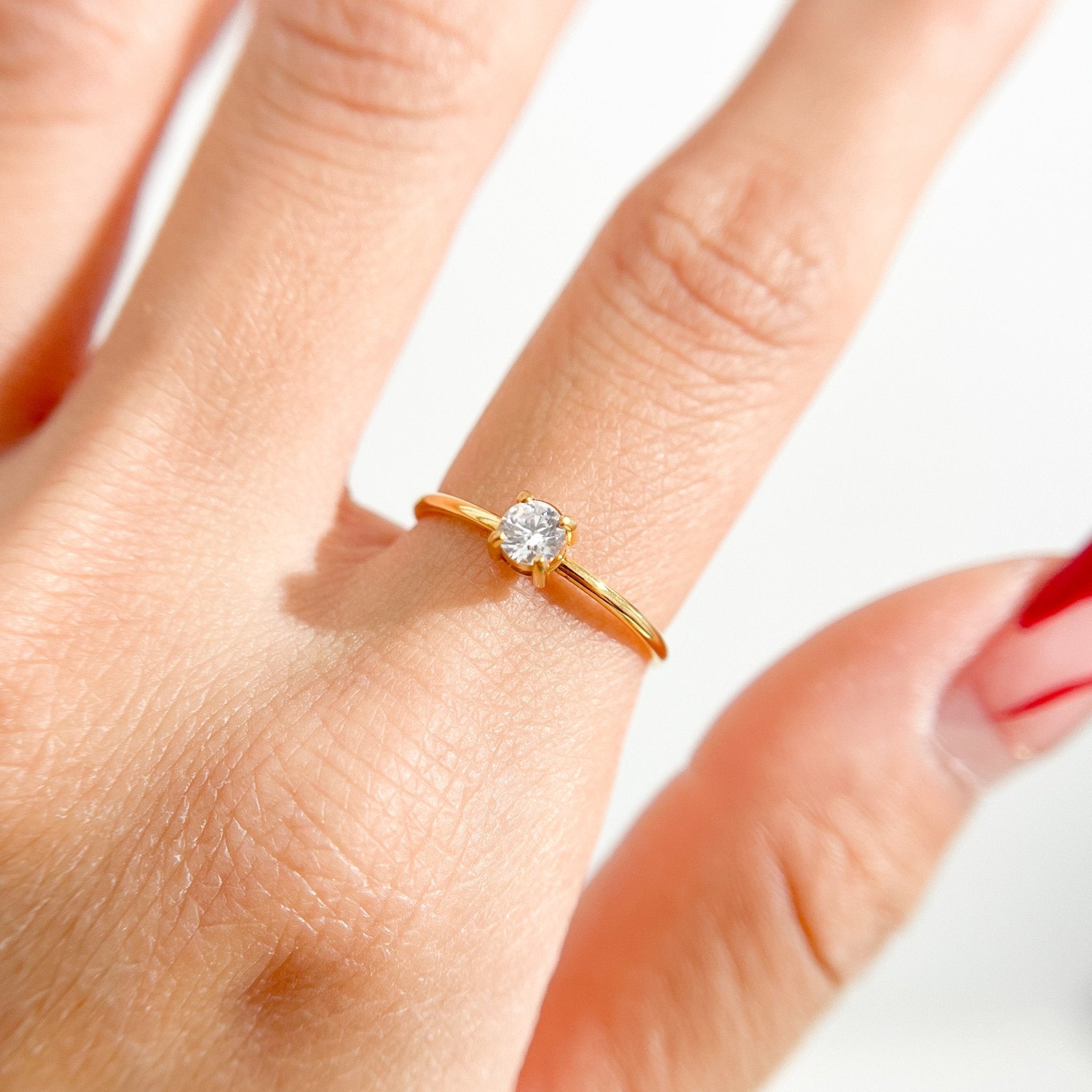 Single Gem 2.0 Ring in Gold - Flaire & Co.