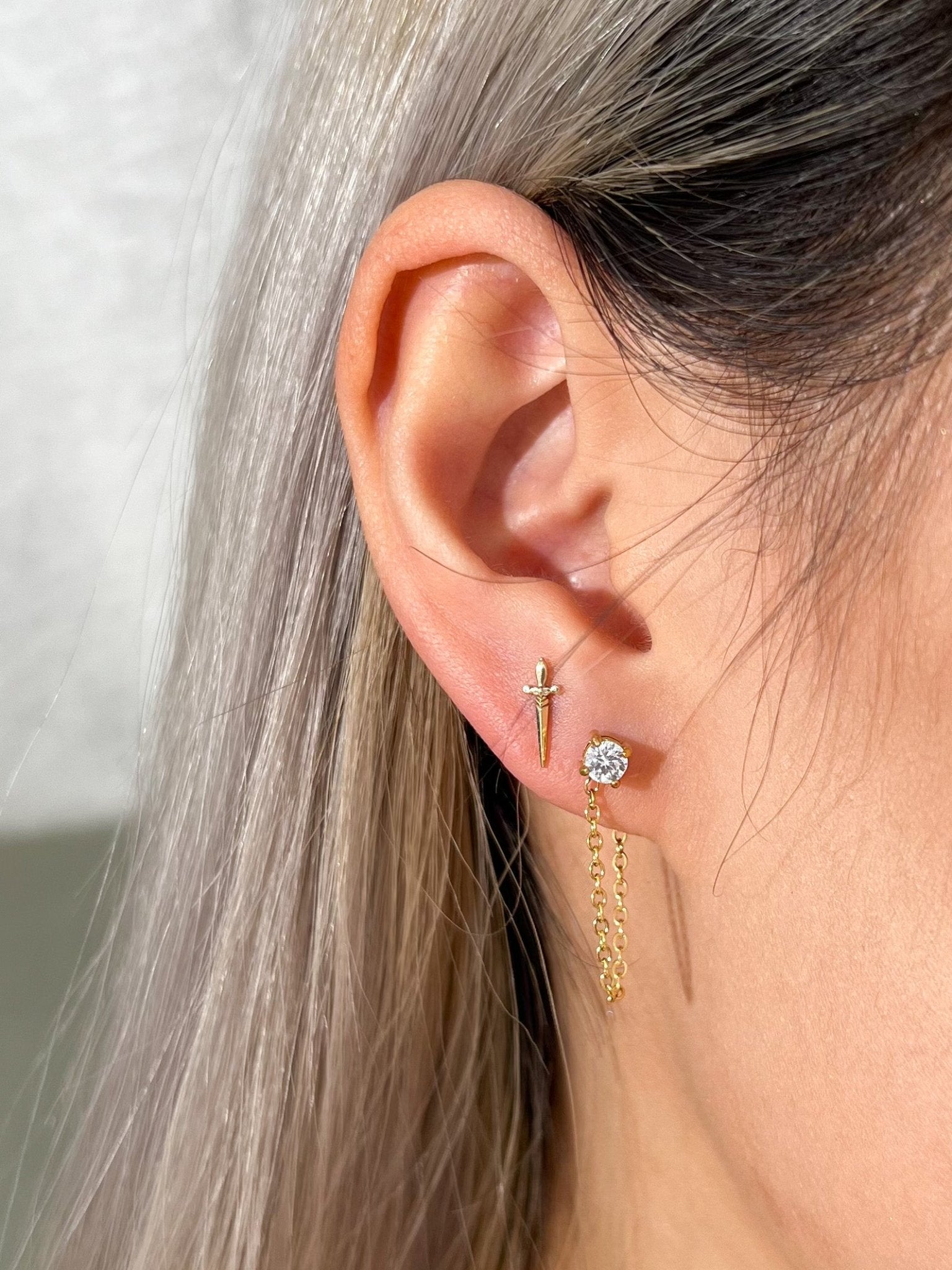 Single Gem Chain Gold Earrings - Flaire & Co.