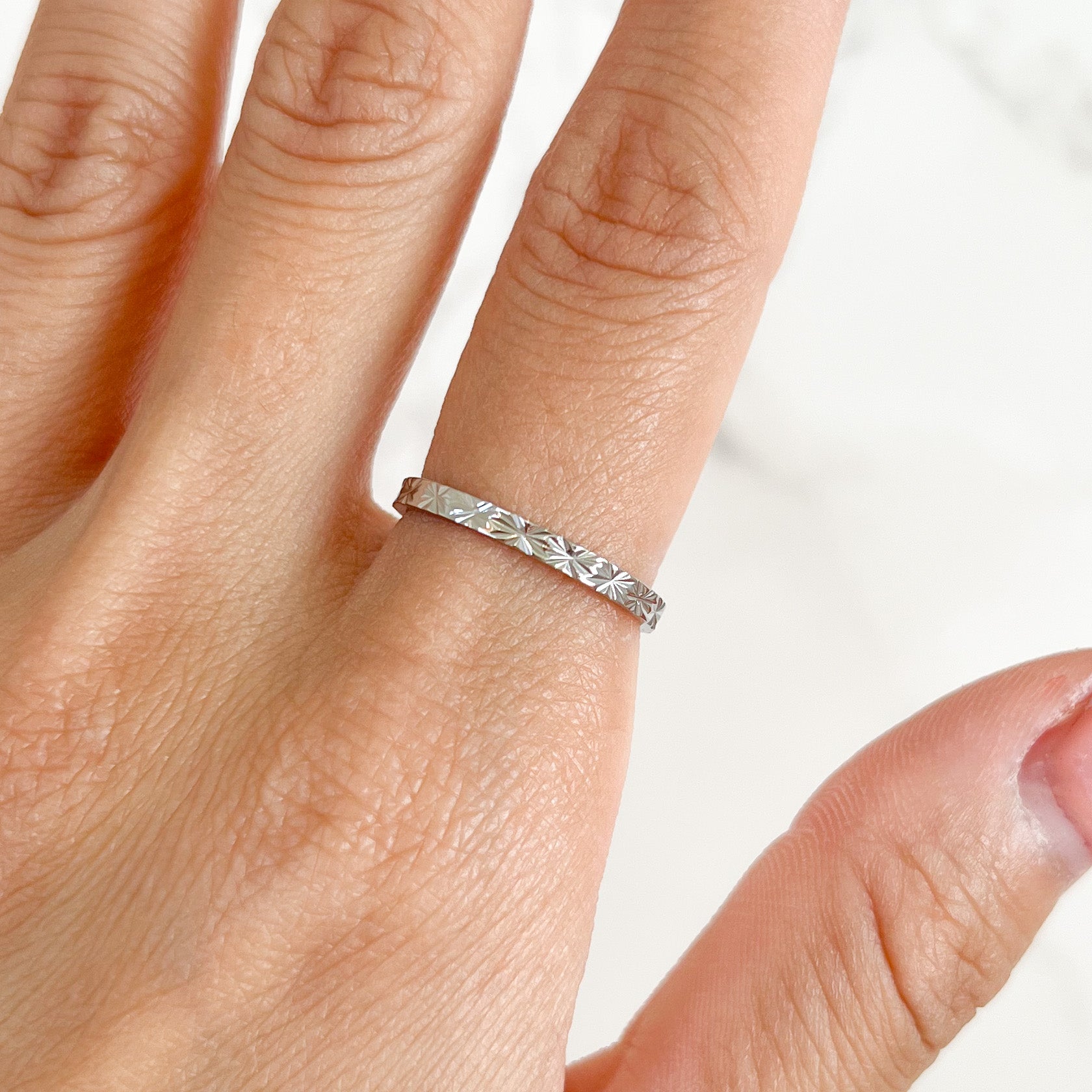 Sunburst Band Gold Ring - Flaire & Co.