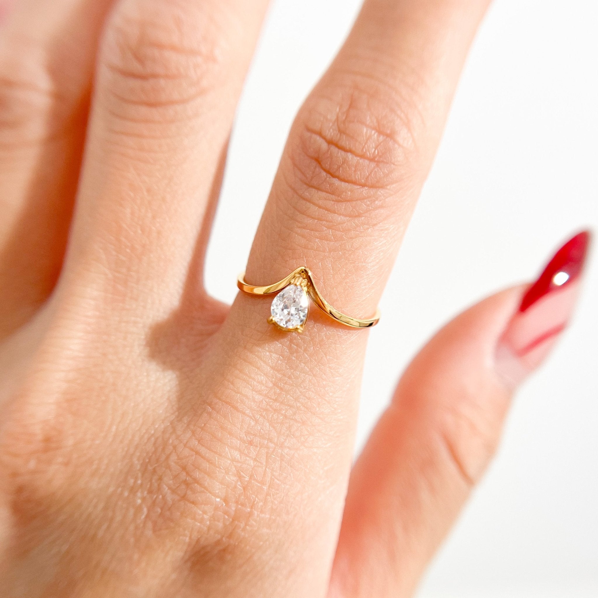 Tear Drop Gem Ring in Gold - Flaire & Co.