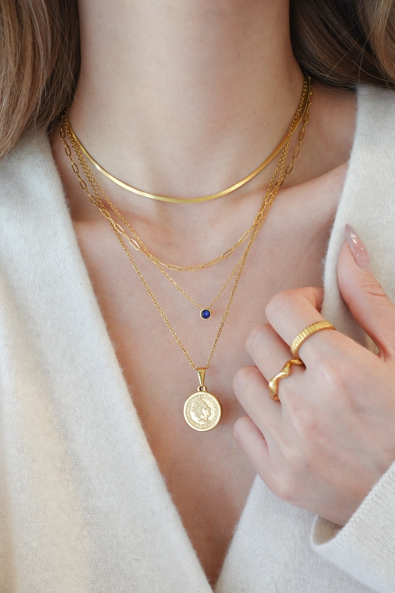 Thin Herringbone Necklace in Gold - Flaire & Co.
