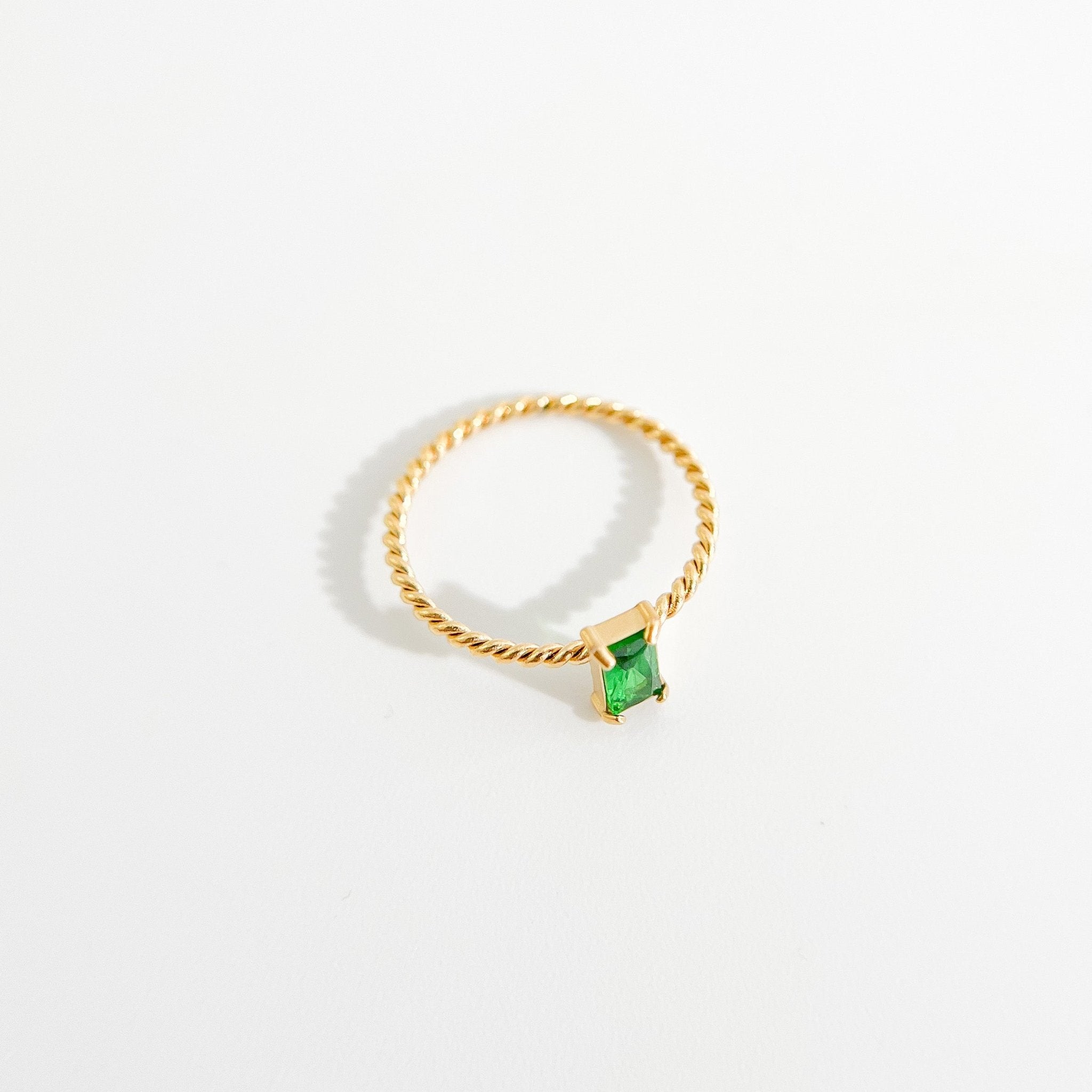 Twisted Rectangle Gem Gold Ring - Flaire & Co.