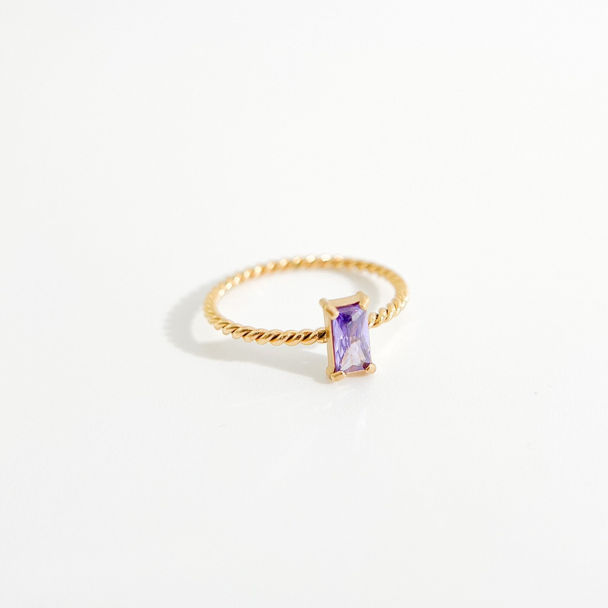 Twisted Rectangle Gem Gold Ring - Flaire & Co.