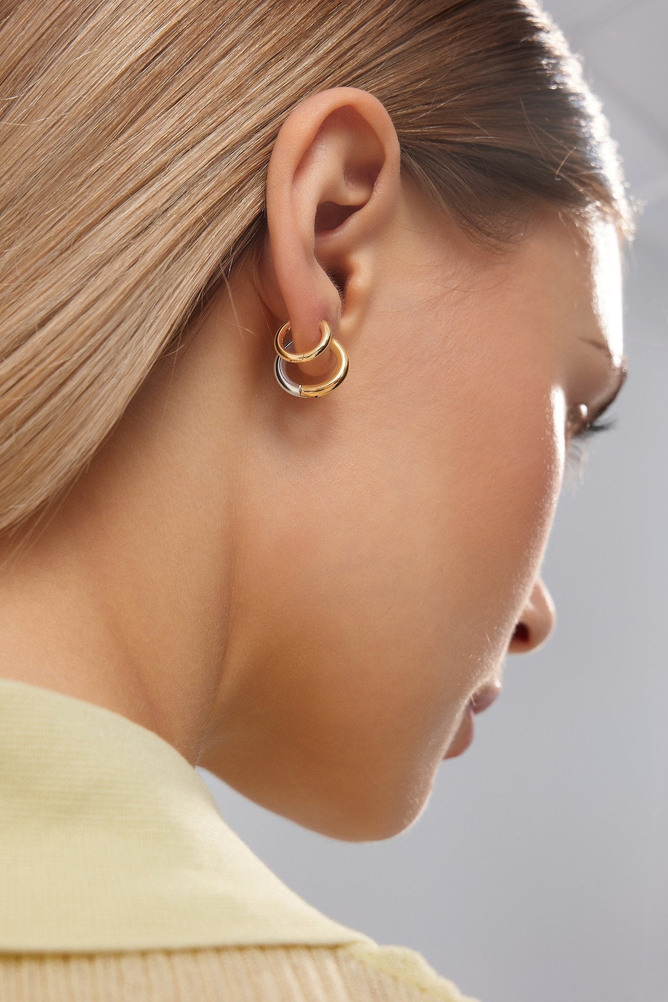 Two Tone Everyday Seamless Hoops - Flaire & Co.