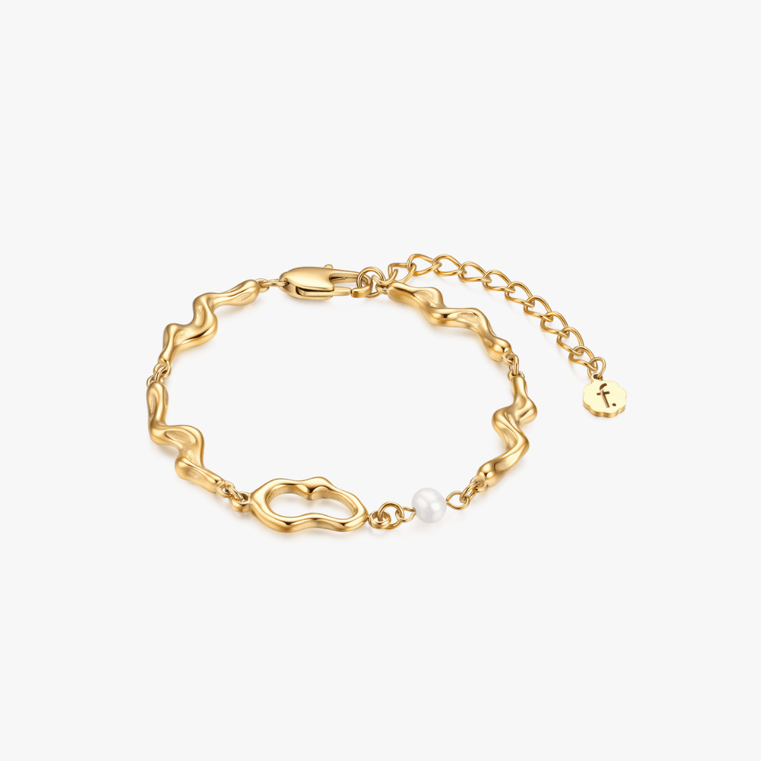 Yara Organic Asymmetrical Pearl Bracelet - Flaire & Co.