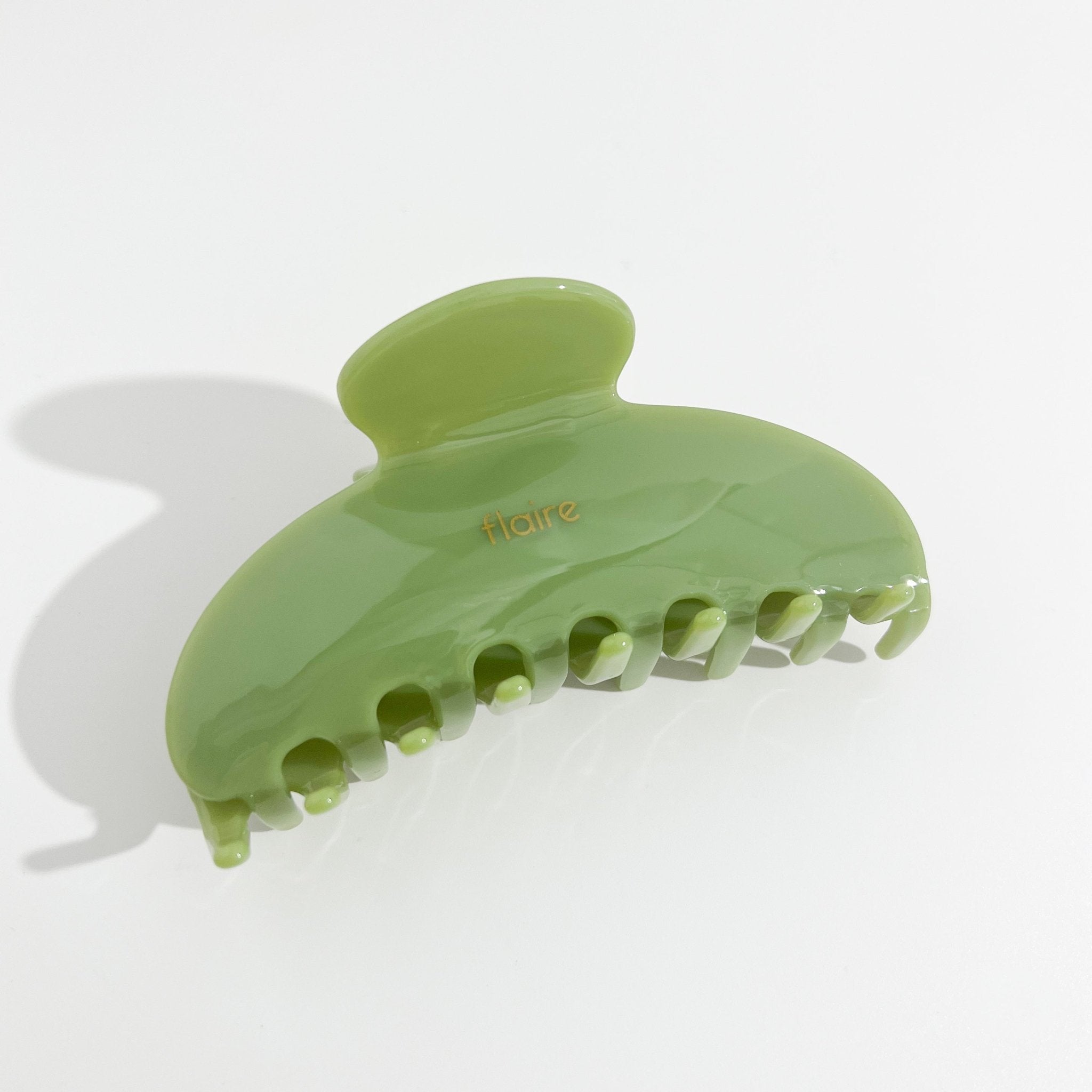Amelia Claw Clip in Matcha - Flaire & Co.