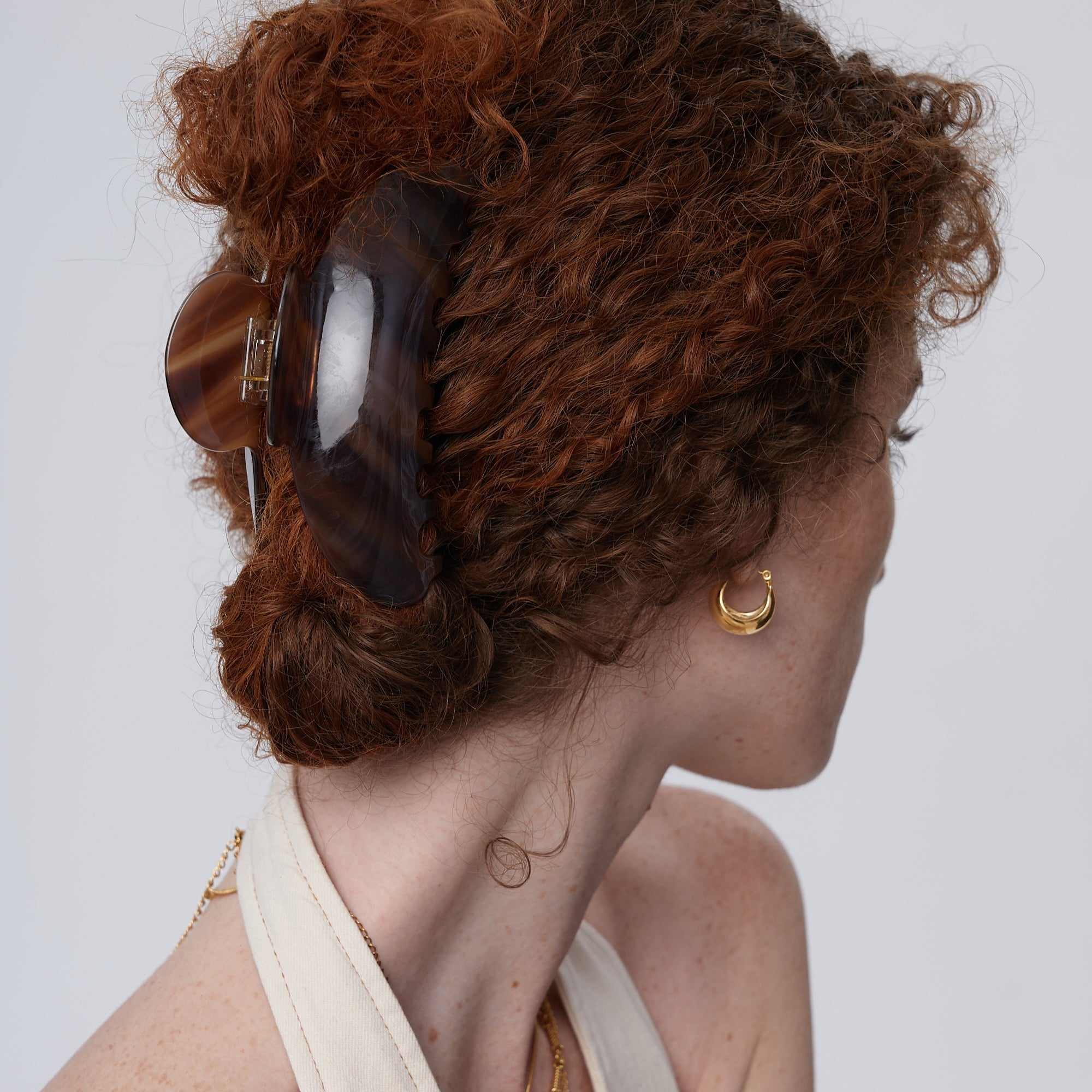 Amelia Claw Clip in Mocha (2 Sizes) - Flaire & Co.