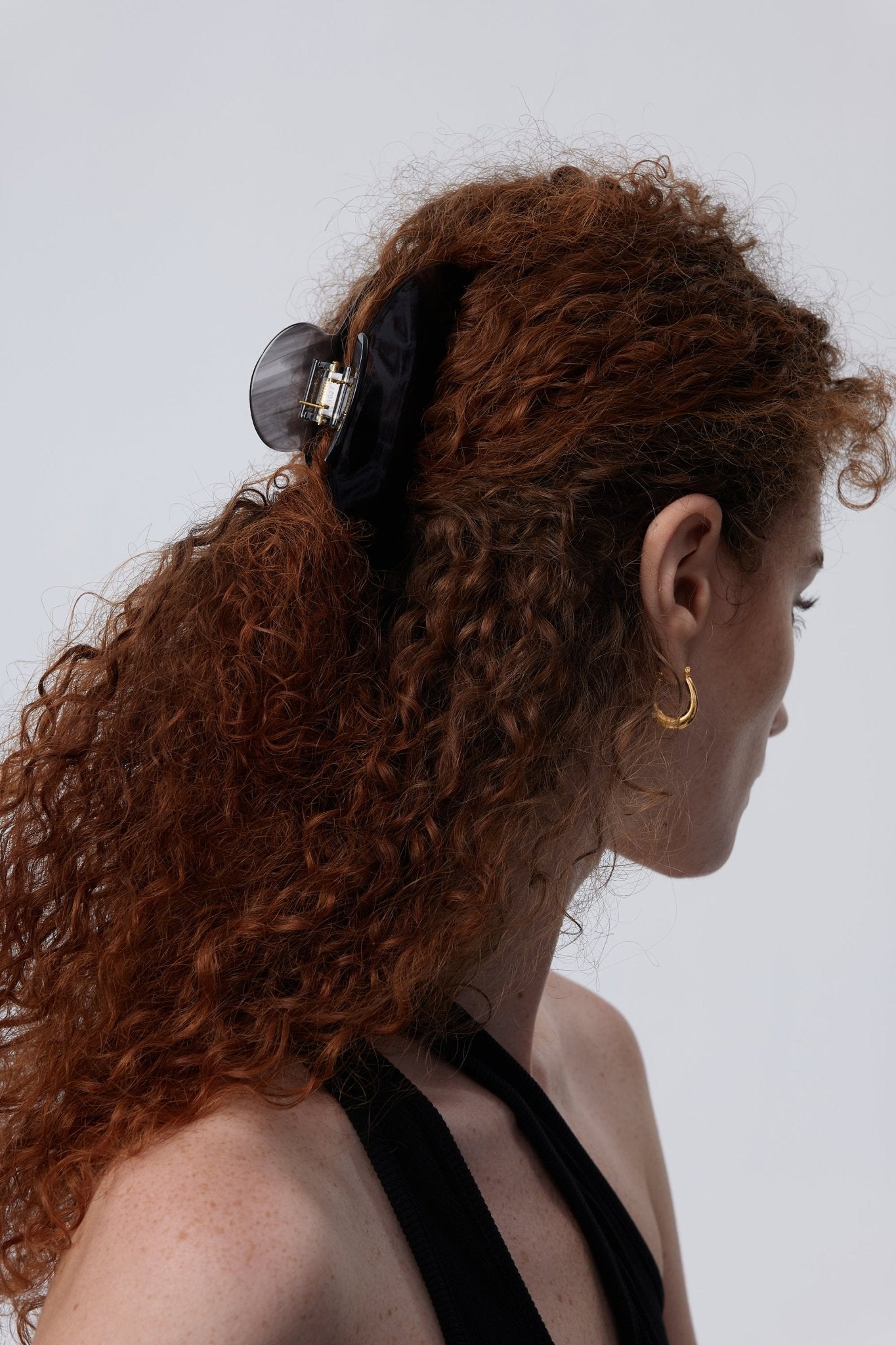 Amelia Claw Clip in Onyx (2 Sizes) - Flaire & Co.