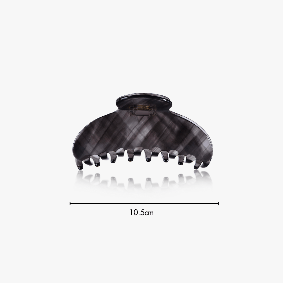 Amelia Claw Clip in Onyx (2 Sizes) - Flaire & Co.