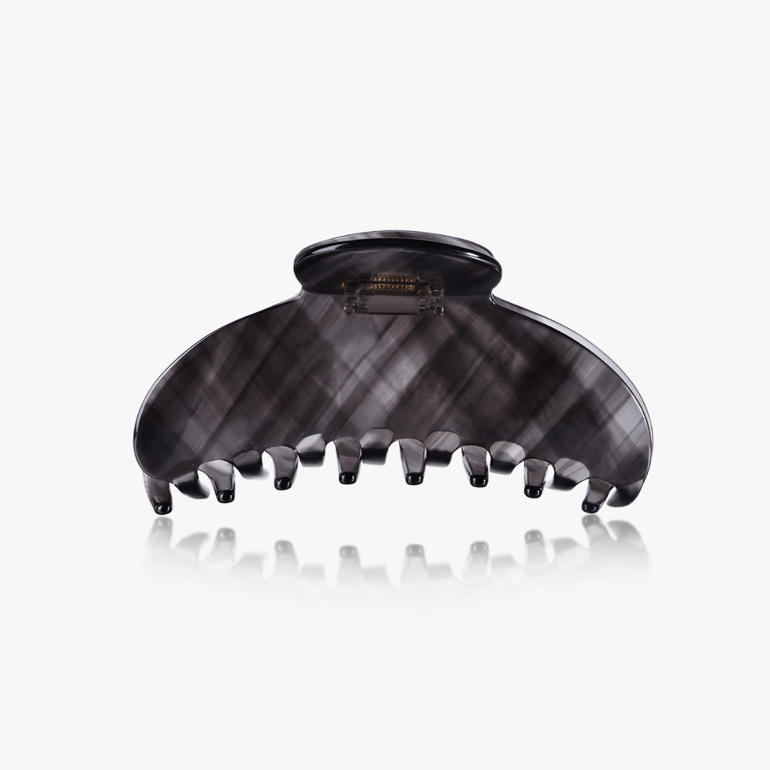 Amelia Claw Clip in Onyx (2 Sizes) - Flaire & Co.
