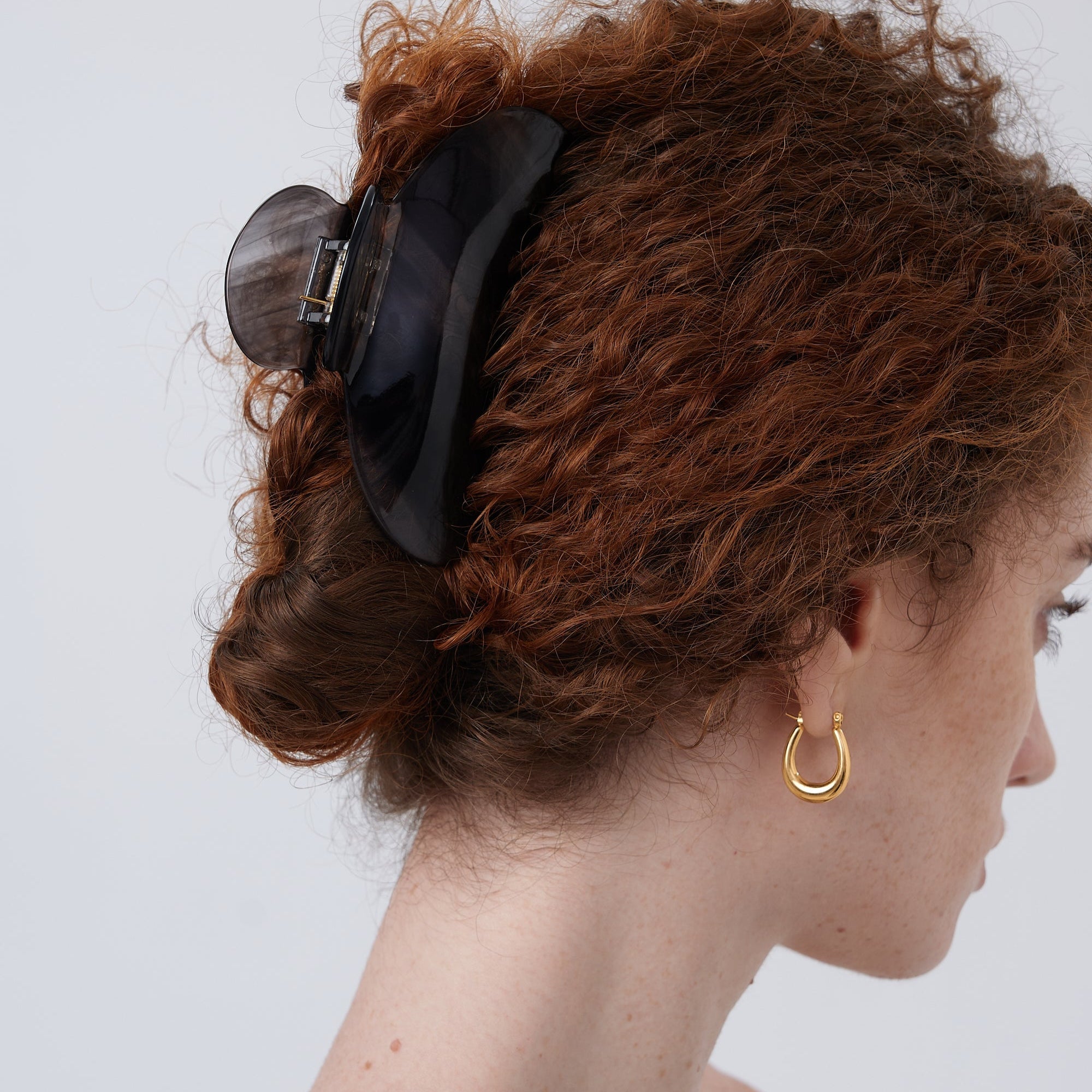 Amelia Claw Clip in Onyx (2 Sizes) - Flaire & Co.