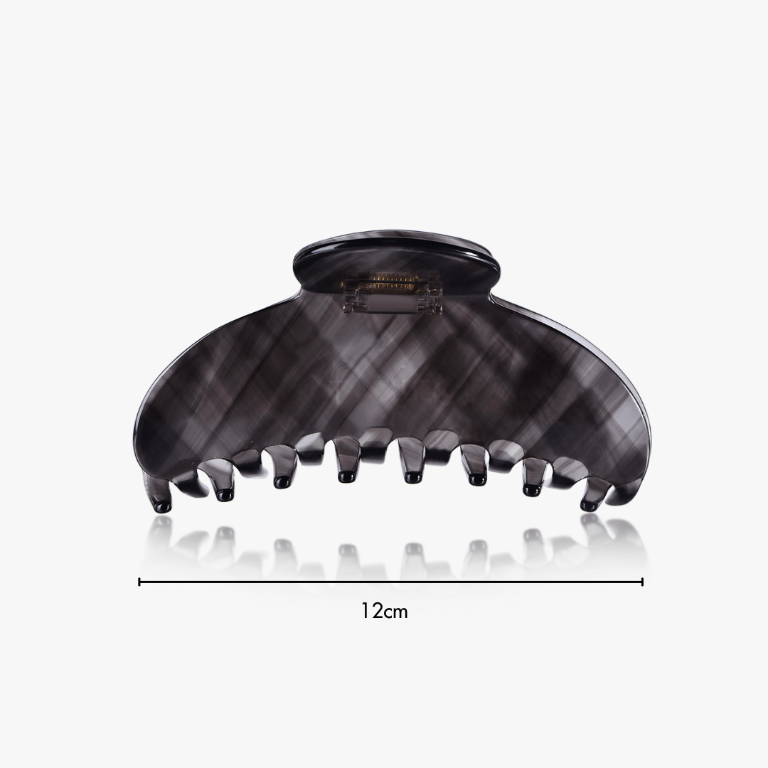 Amelia Claw Clip in Onyx (2 Sizes) - Flaire & Co.