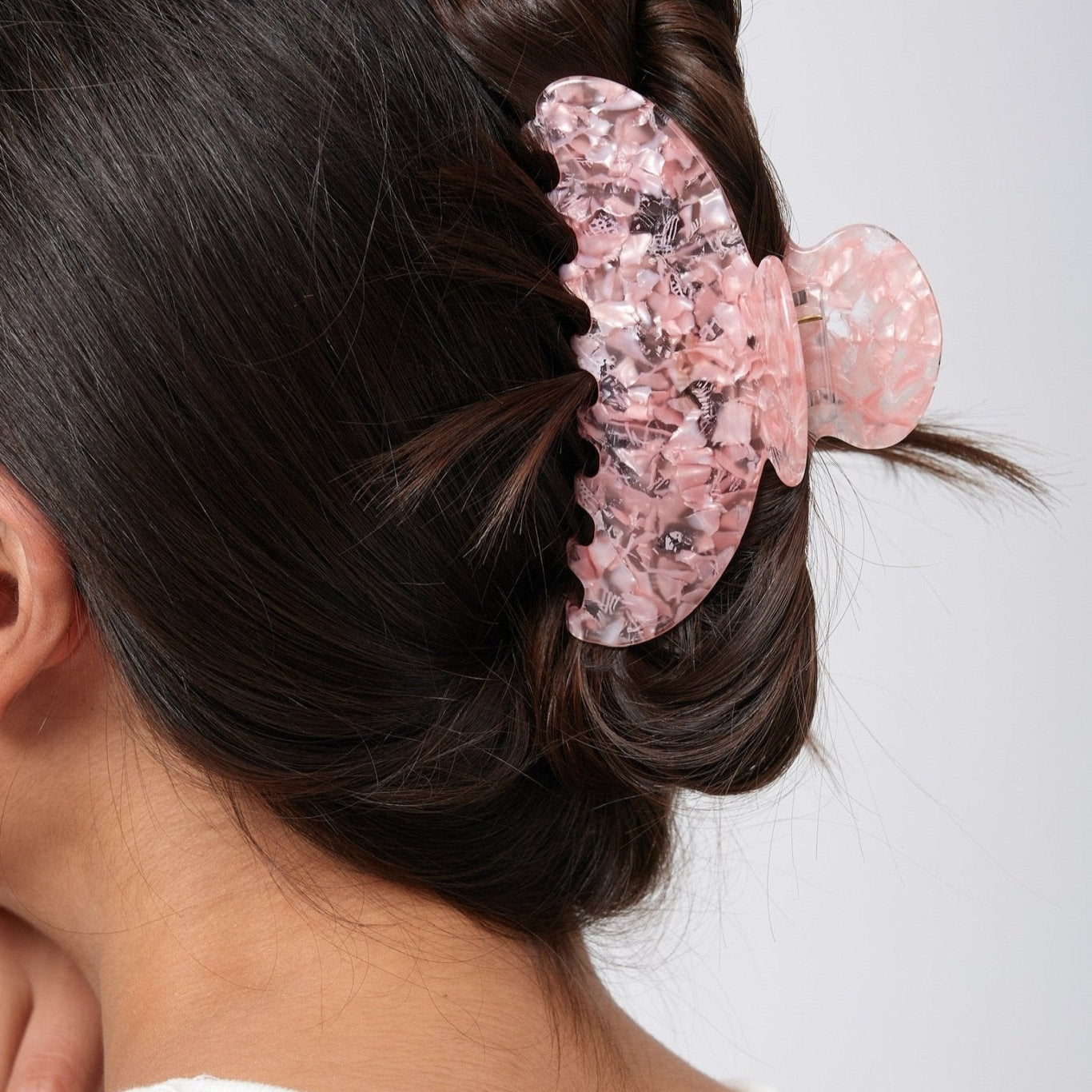 Amelia Claw Clip in Rose Quartz - Flaire & Co.