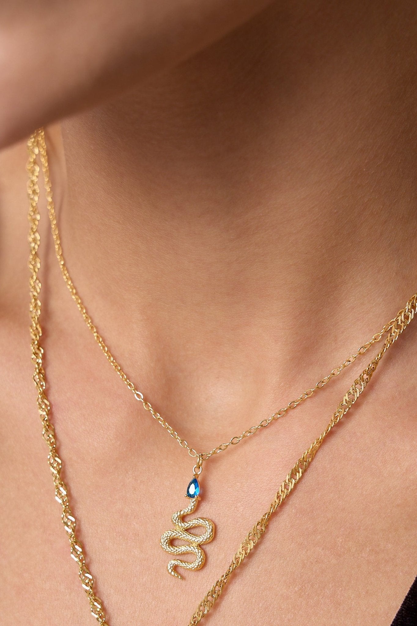 Blue Gem Snake Necklace - Flaire & Co.