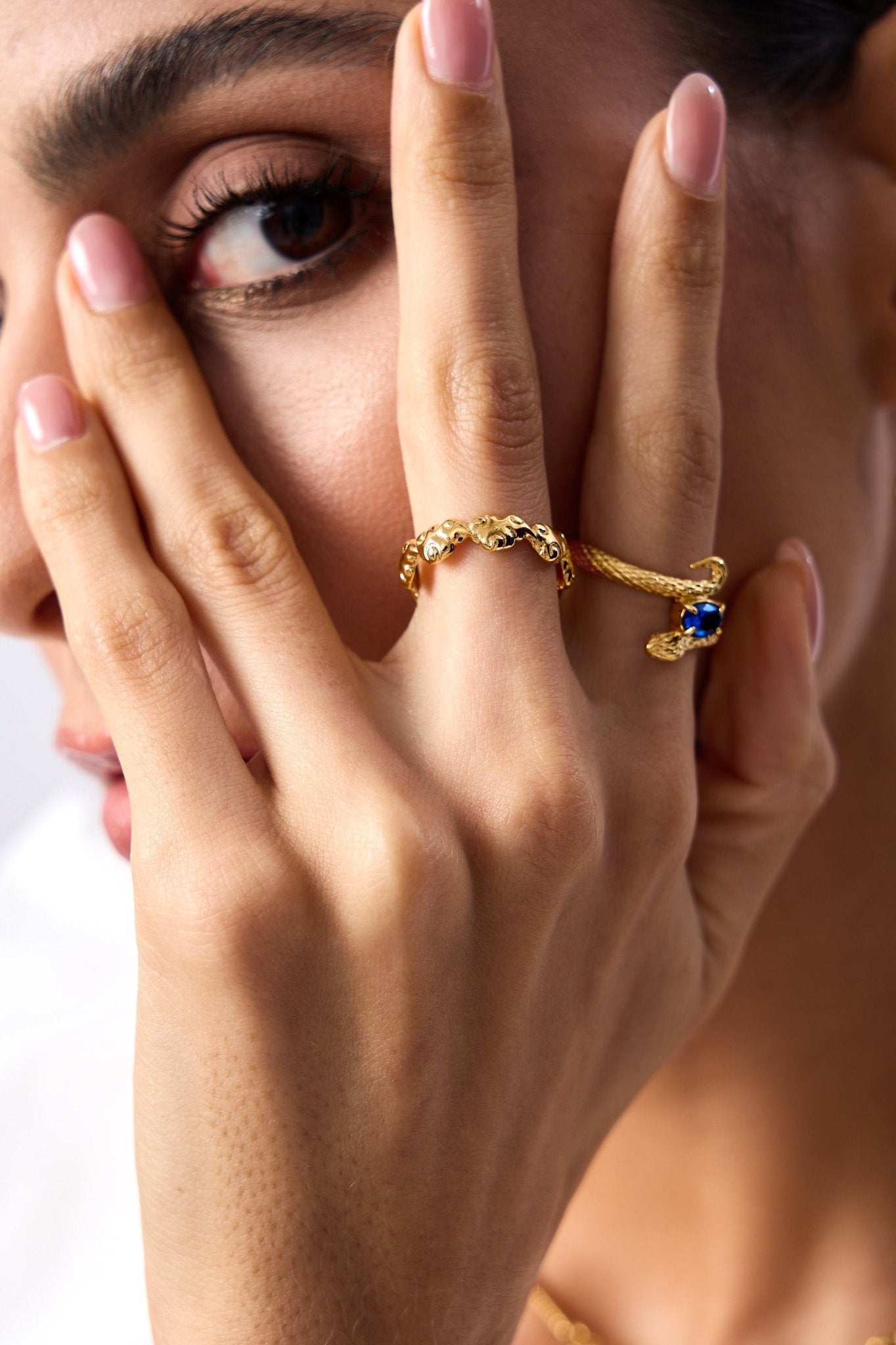 Blue Gem Snake Ring - Flaire & Co.