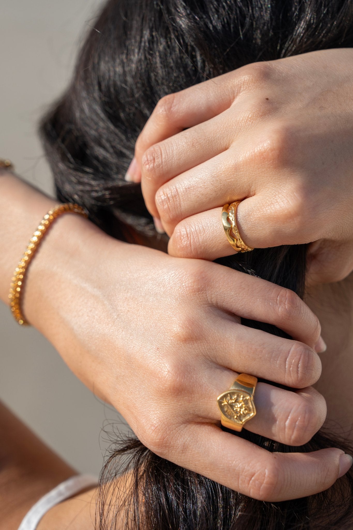 Dueling Mountains Ring Gold (Unisex) - Flaire & Co.