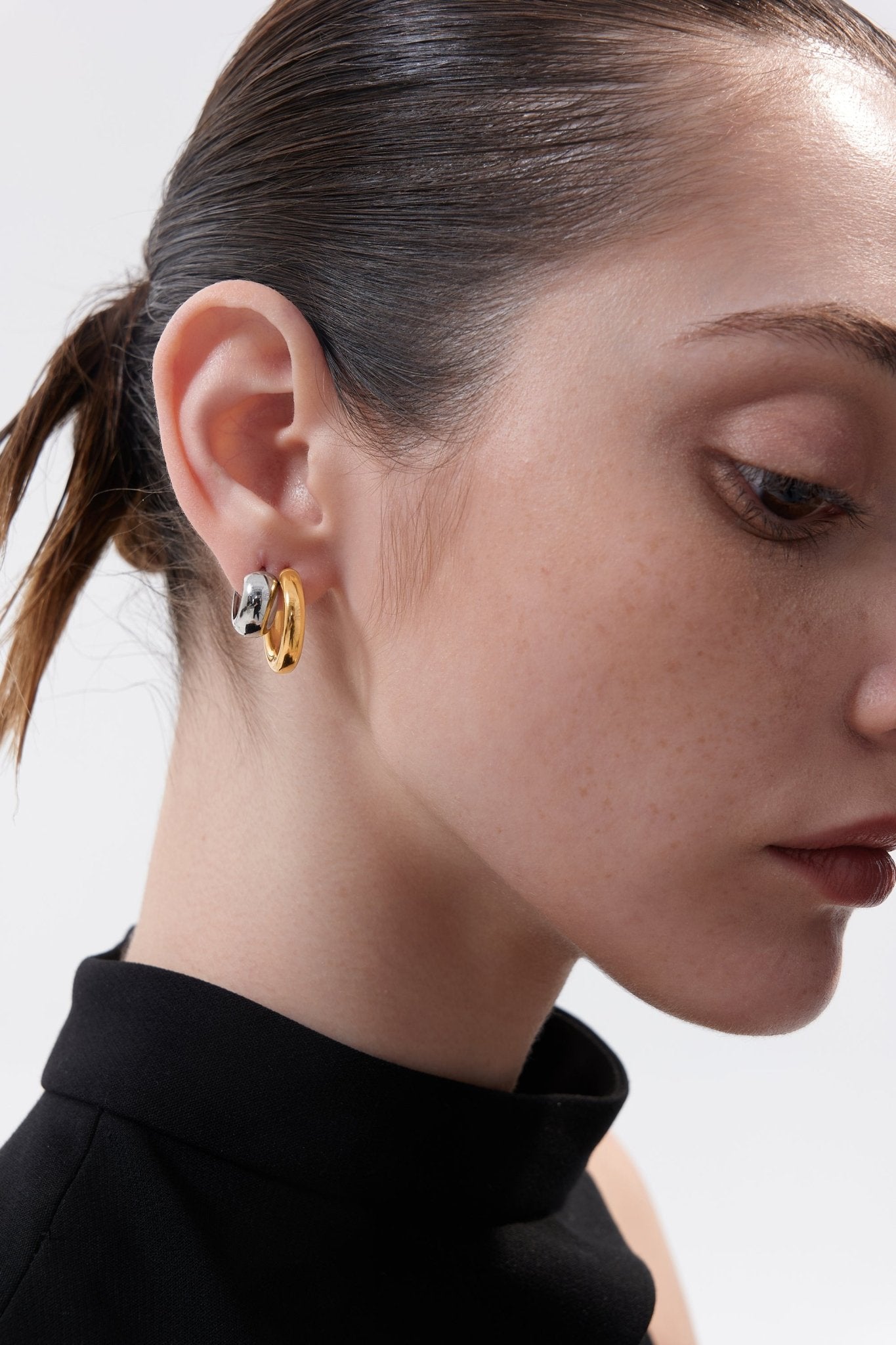Everyday Hollow Gold Hoops - Flaire & Co.