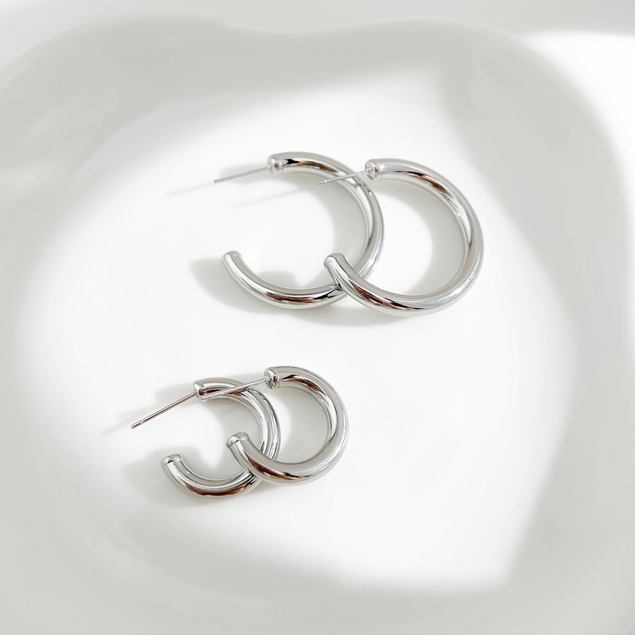 Everyday Hollow Silver Hoops - Flaire & Co.
