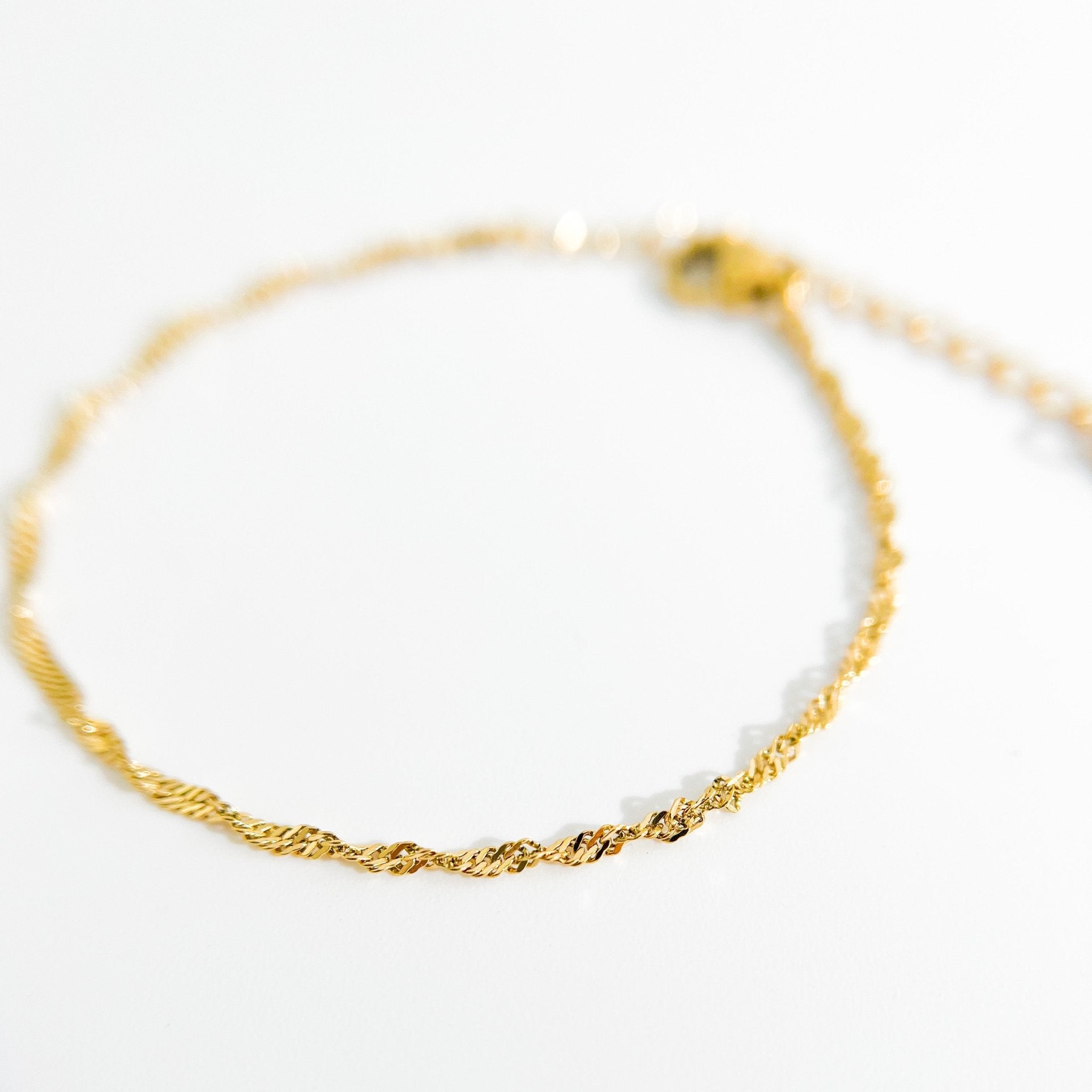 Felicia Bracelet in Gold - Flaire & Co.