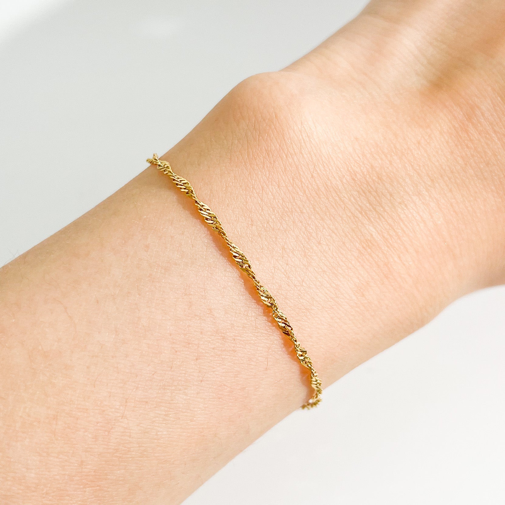 Felicia Bracelet in Gold - Flaire & Co.