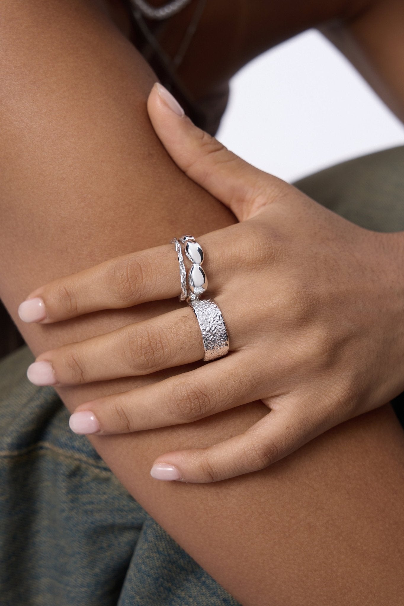 Glittering Sand Band Ring - Flaire & Co.