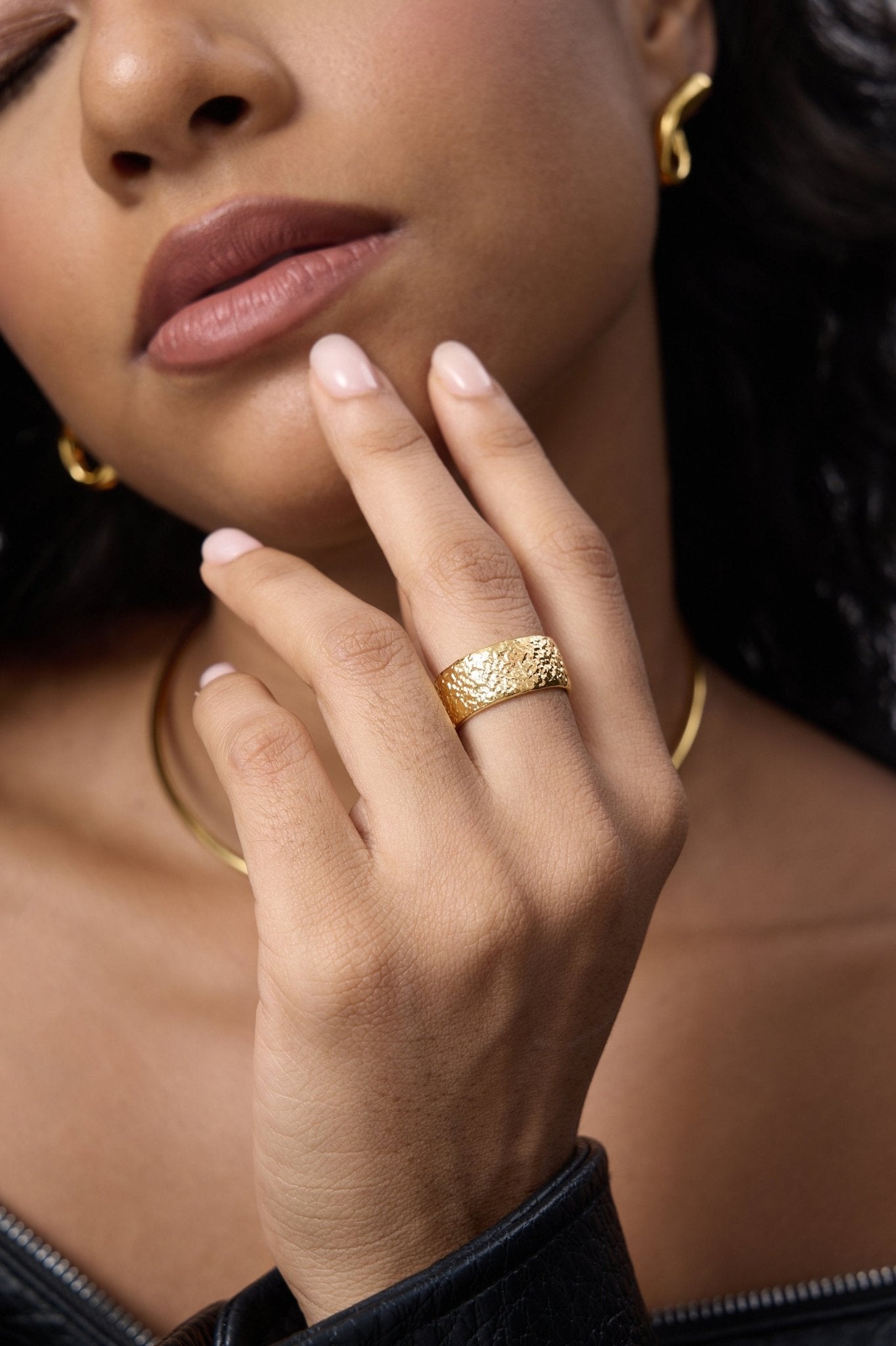 Glittering Sand Band Ring - Flaire & Co.