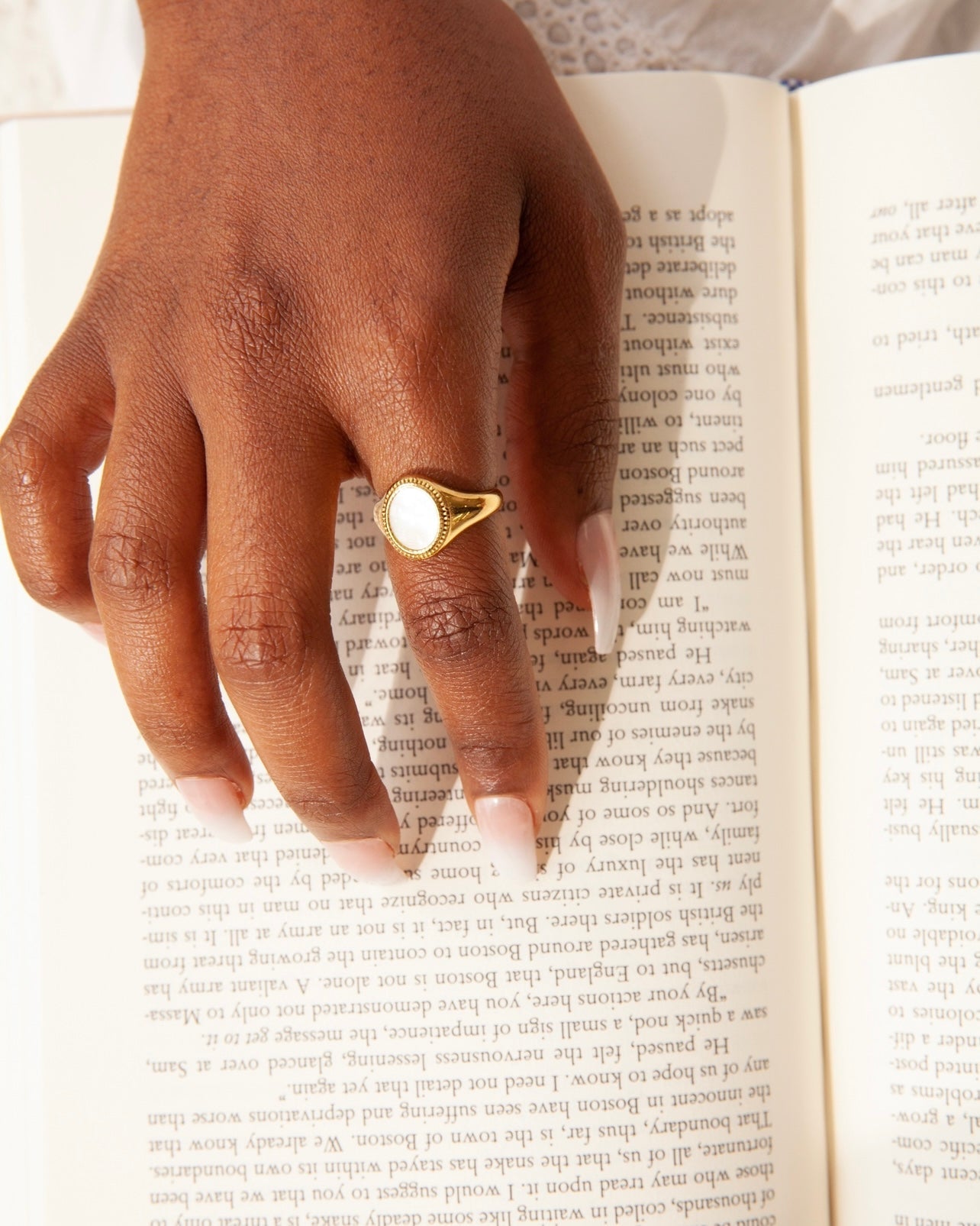 Gold Mother of Pearl Signet Ring (Unisex) - Flaire & Co.